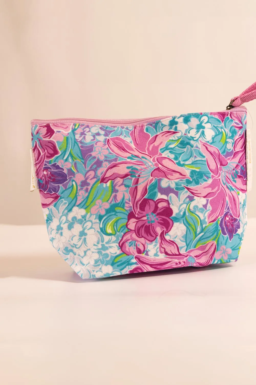 Simply Southern Travel Seaside Pouch Bag in Pink Flower | 0125-BAG-POUCH-SEASIDE-PNKFLWR sold by Glik’s