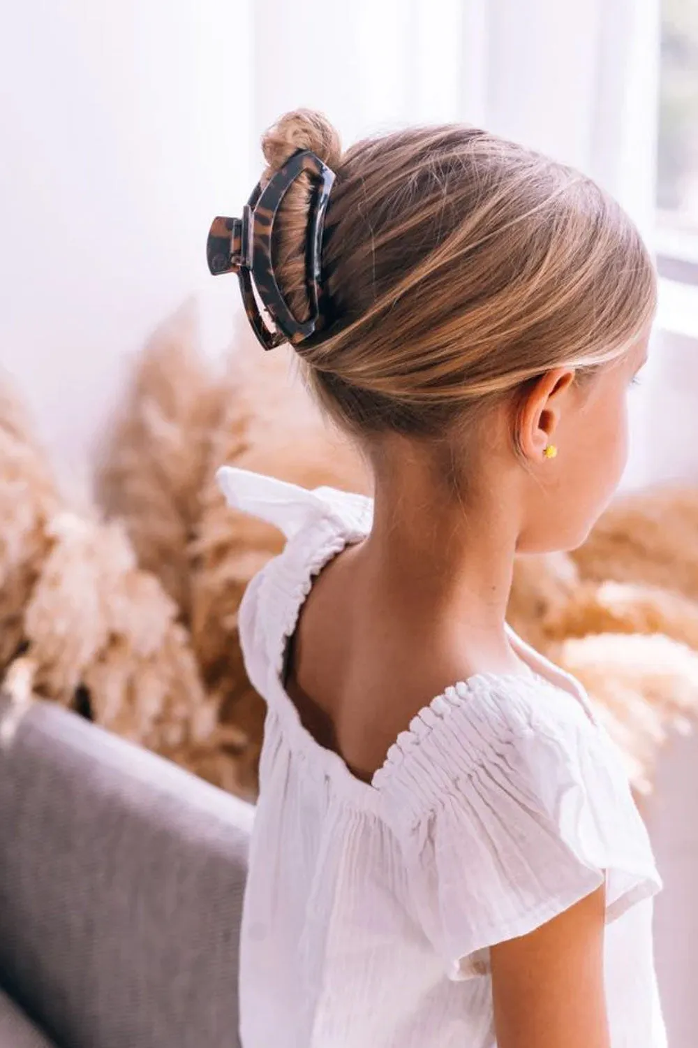 Teleties Medium Open Claw Hair Clip in Tortoise Brown | TT-CM02-001 sold by Glik’s product image thumbnail 2