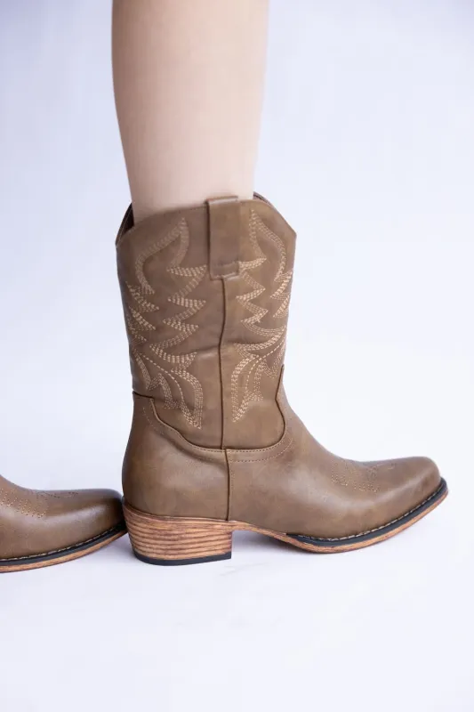 Pierre Dumas Kaylee Western Booties for Women in Mocha | 89251-148 MOCHA sold by Glik’s