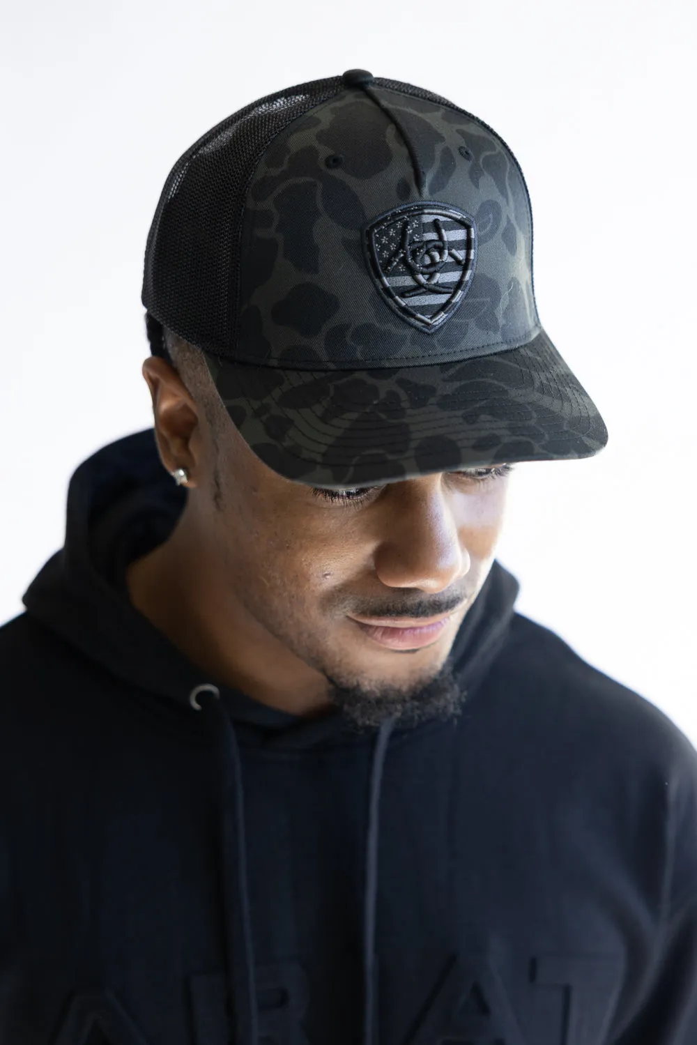 Ariat Embroidery Shield Snapback Hat for Men in Black | A300092866 sold by Glik’s