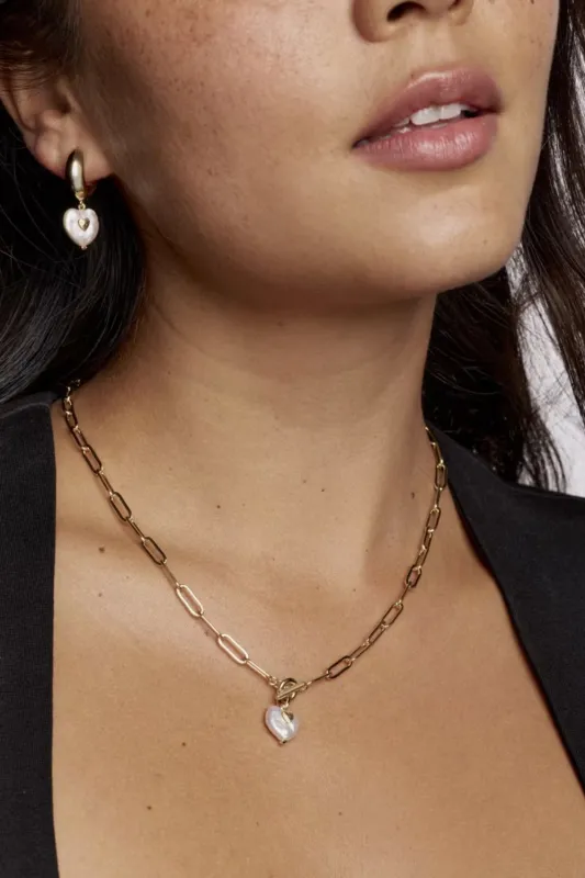 Kendra Scott Sasha Gold Chain Link Necklace in Pearl | 9608886290 sold by Glik’s