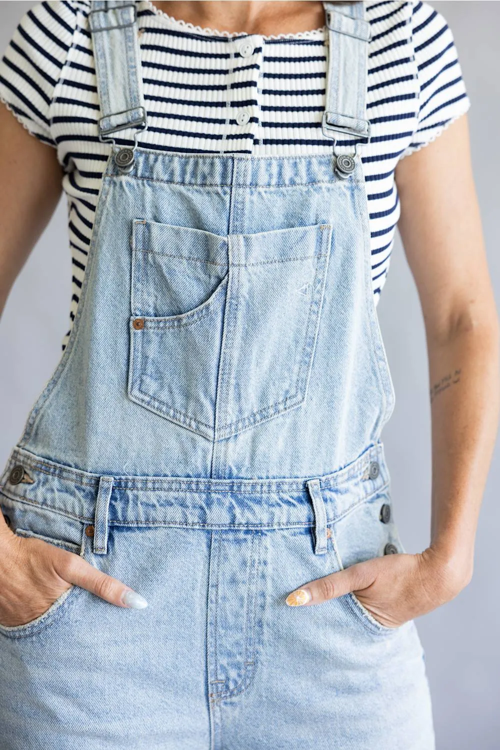 Hidden Dylan Denim Overalls for Women in Vintage Wash | HD8137RD-VT sold by Glik’s product image thumbnail 3
