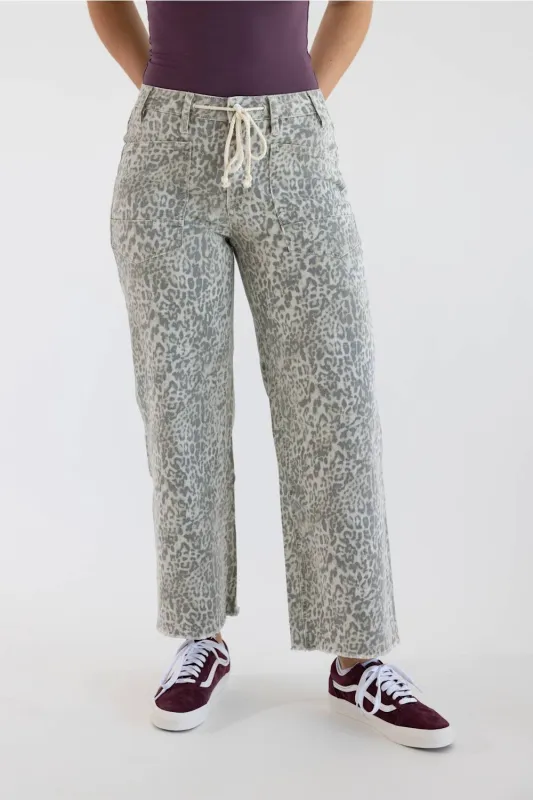 Vervet High Rise Leopard Print Drawstring Ankle Wide Leg Jeans for Women made by Vervet