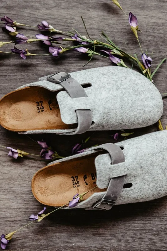 Birkenstock Boston Wool Clogs for Women in Light Grey | 1026163 sold by Glik’s