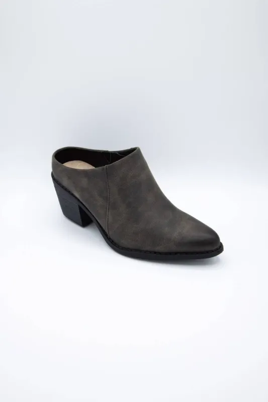 Pierre Dumas Wilder Mules for Women in Black | 84542-501 BLACK sold by Glik’s