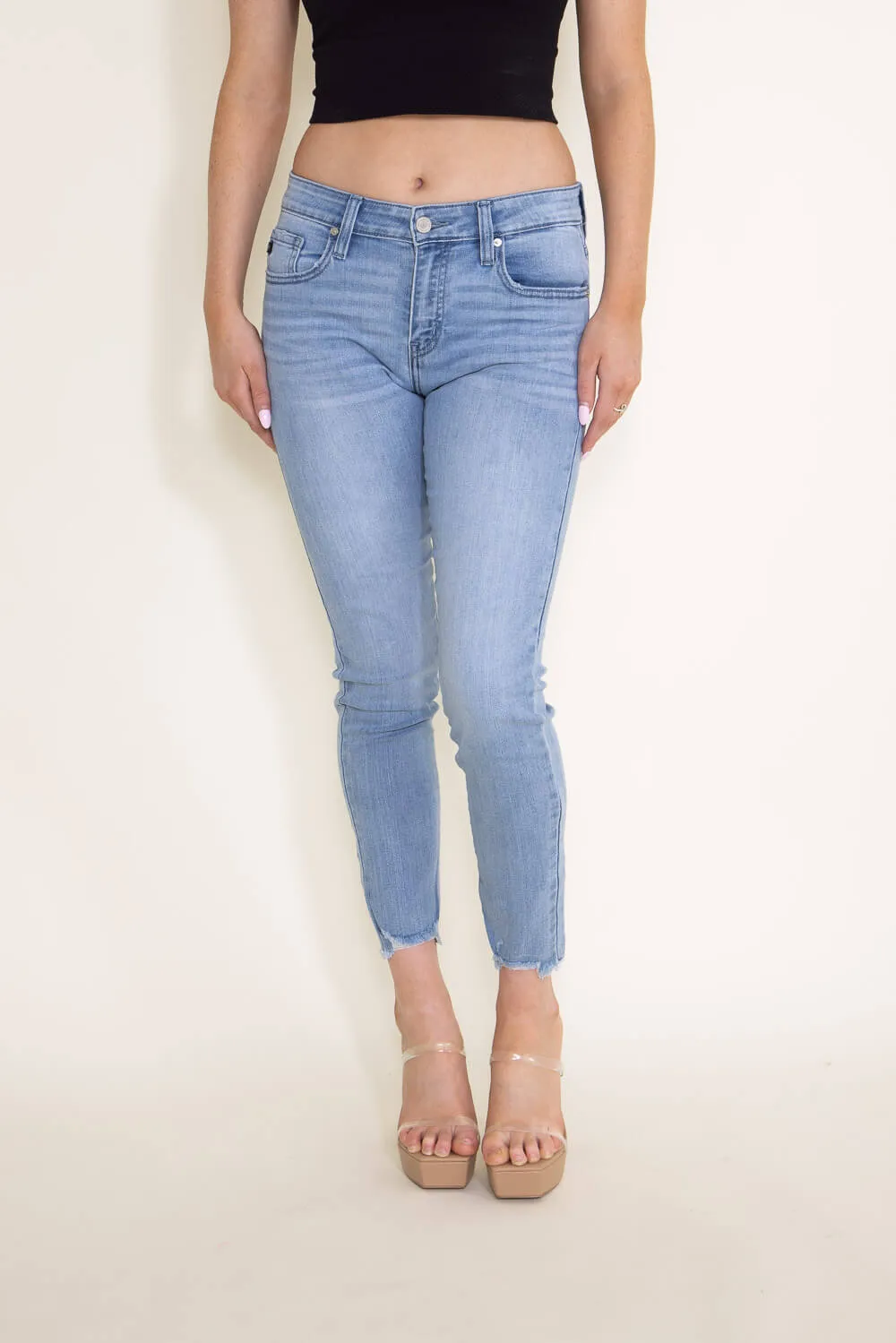 KanCan Willowbrook Mid Rise Ankle Light Wash Skinny Jeans for Women | KC20009L sold by Glik’s product image thumbnail 4