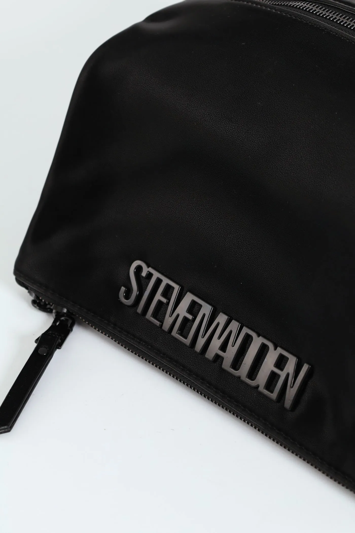 Bfin-V Bag - Black sold by Edgars product image thumbnail 4