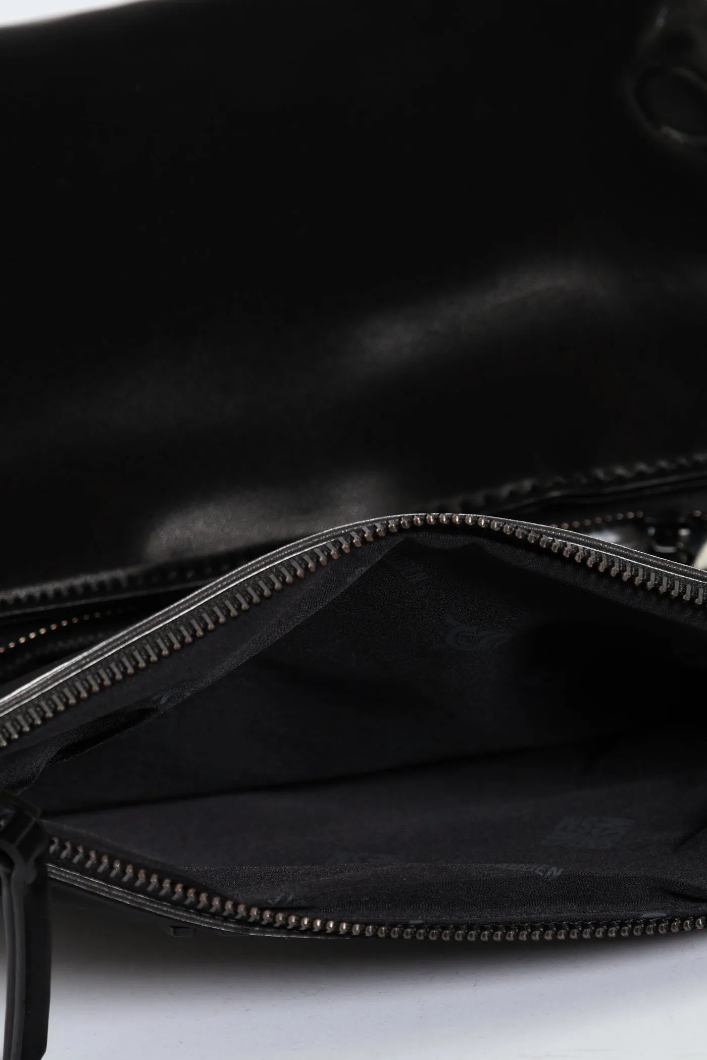Bfin-V Bag - Black sold by Edgars product image thumbnail 5
