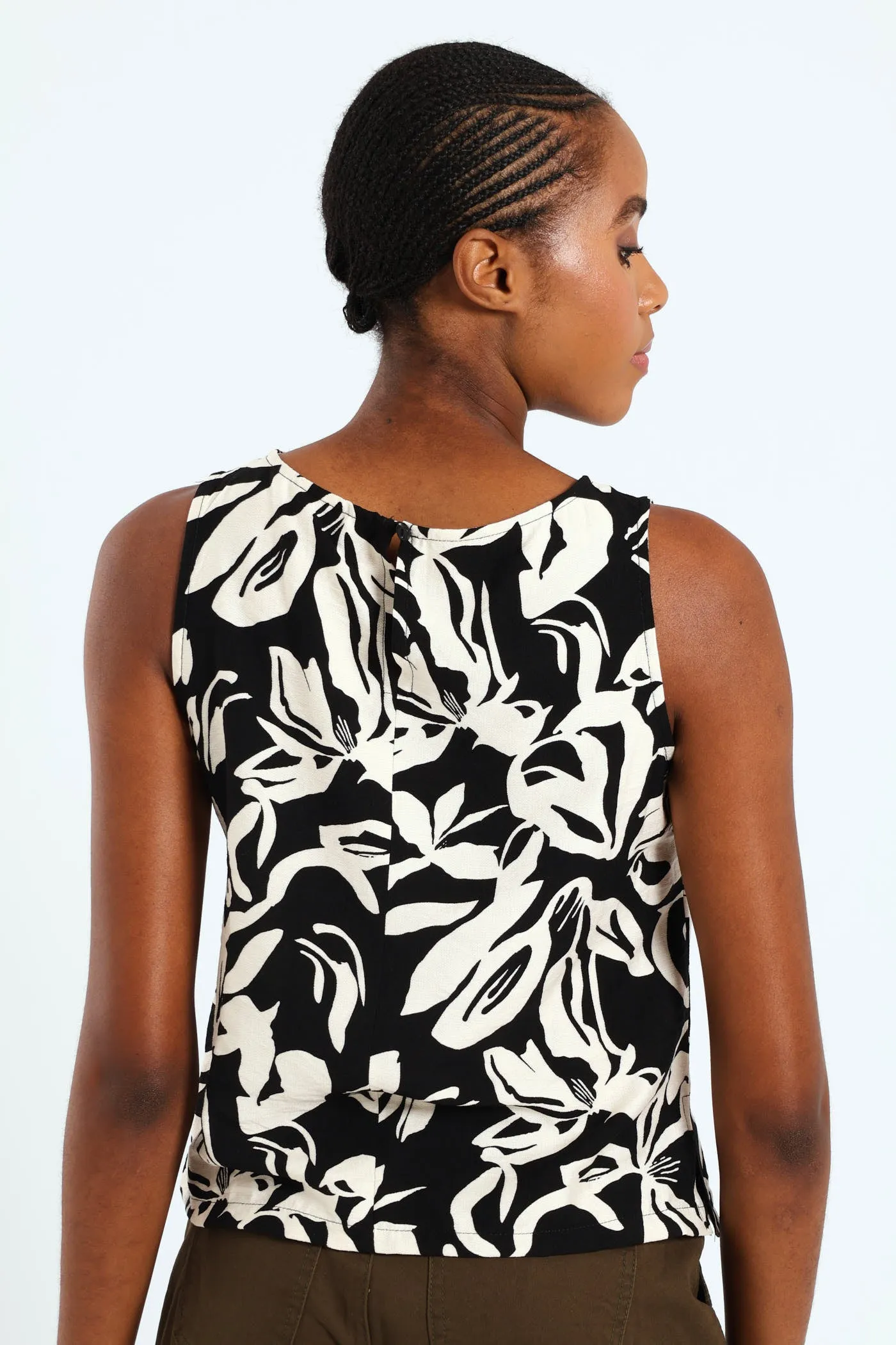 Curved Hem Linen Shell Tank Top - Black/Beige sold by Edgars product image thumbnail 3