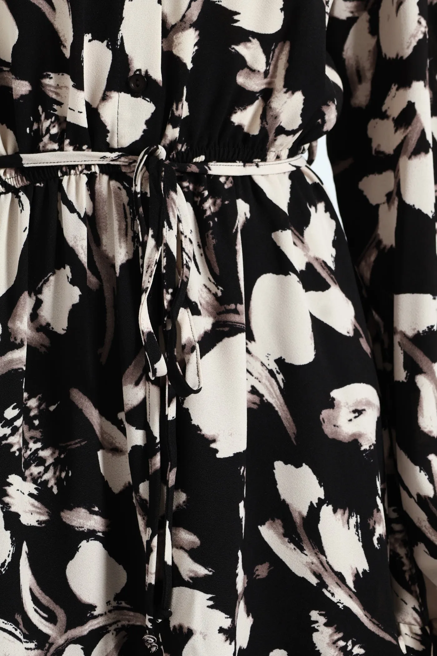 Button Through Monochrome Tiered Tea Dress sold by Edgars product image thumbnail 4