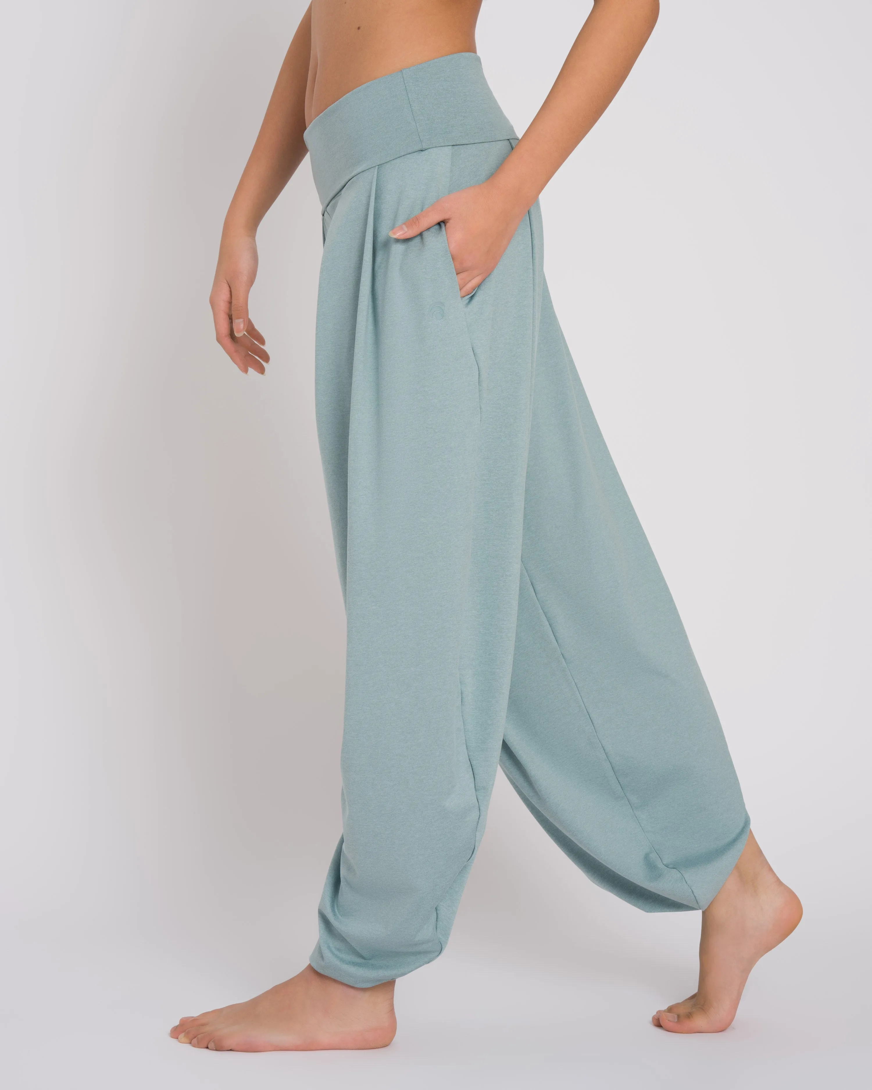 Dahlia Balloon Pant sold by Oceansapart