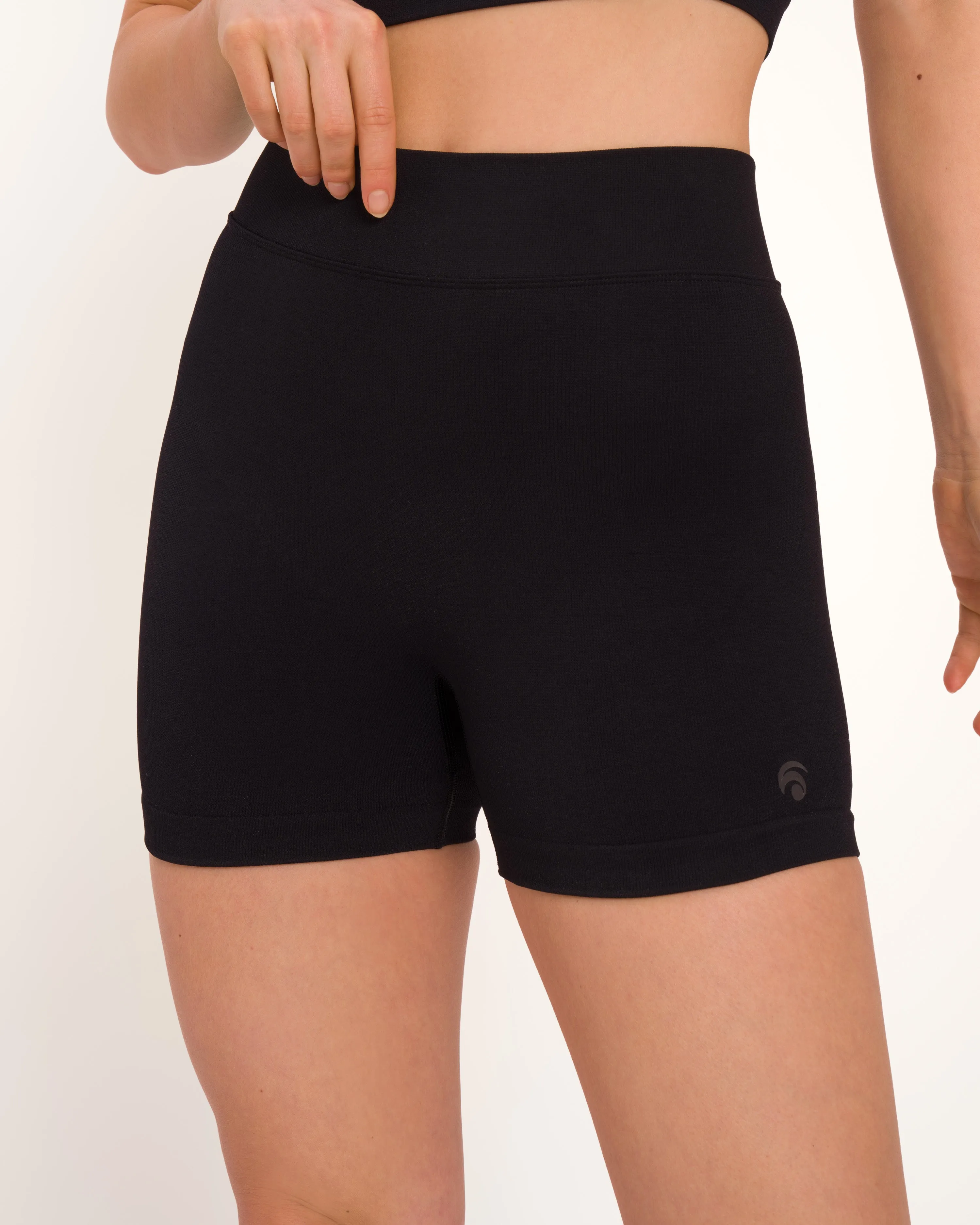 Fleur Short Set - Black sold by Oceansapart product image thumbnail 3