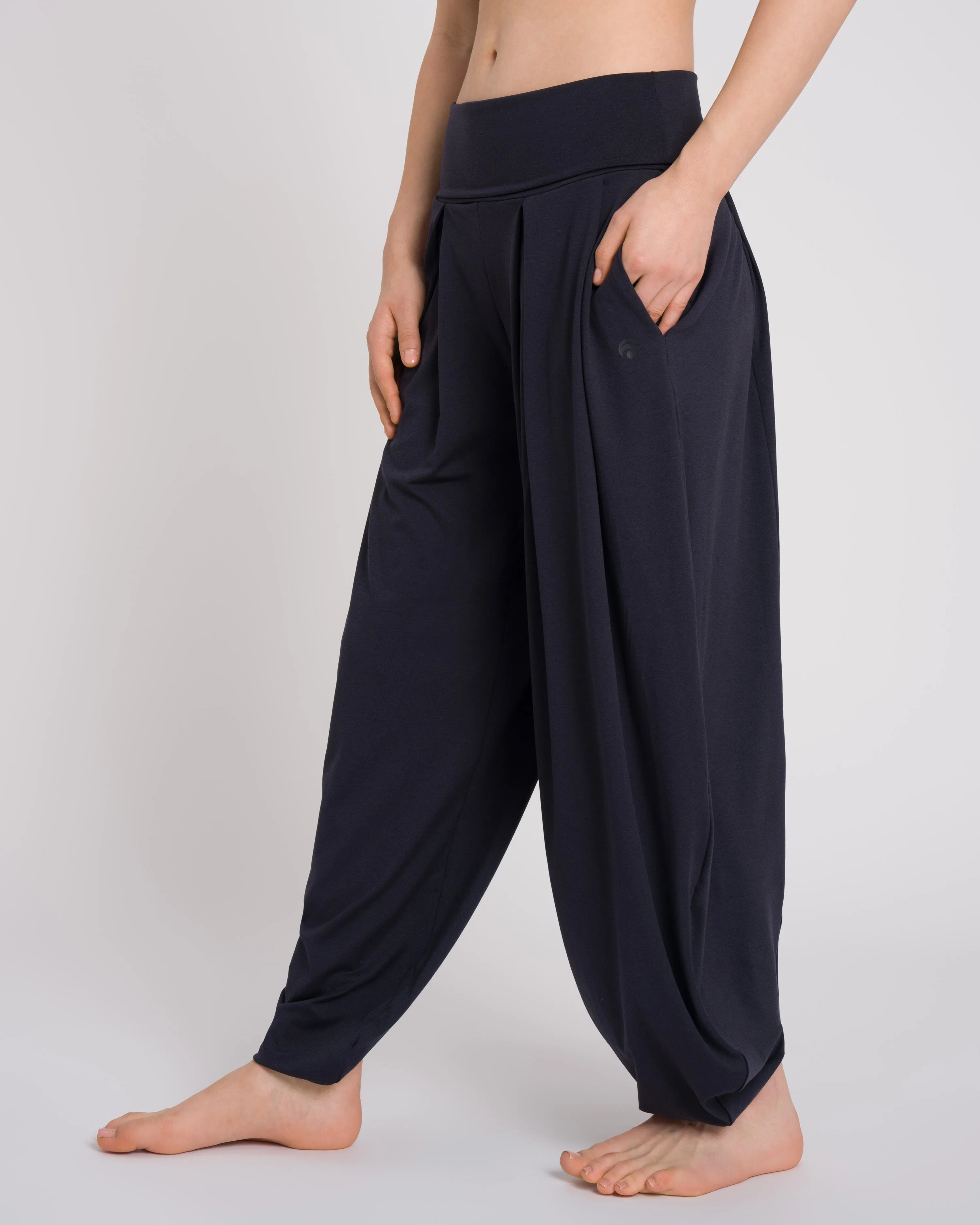 Dahlia Lounge Set - Black sold by Oceansapart product image thumbnail 4