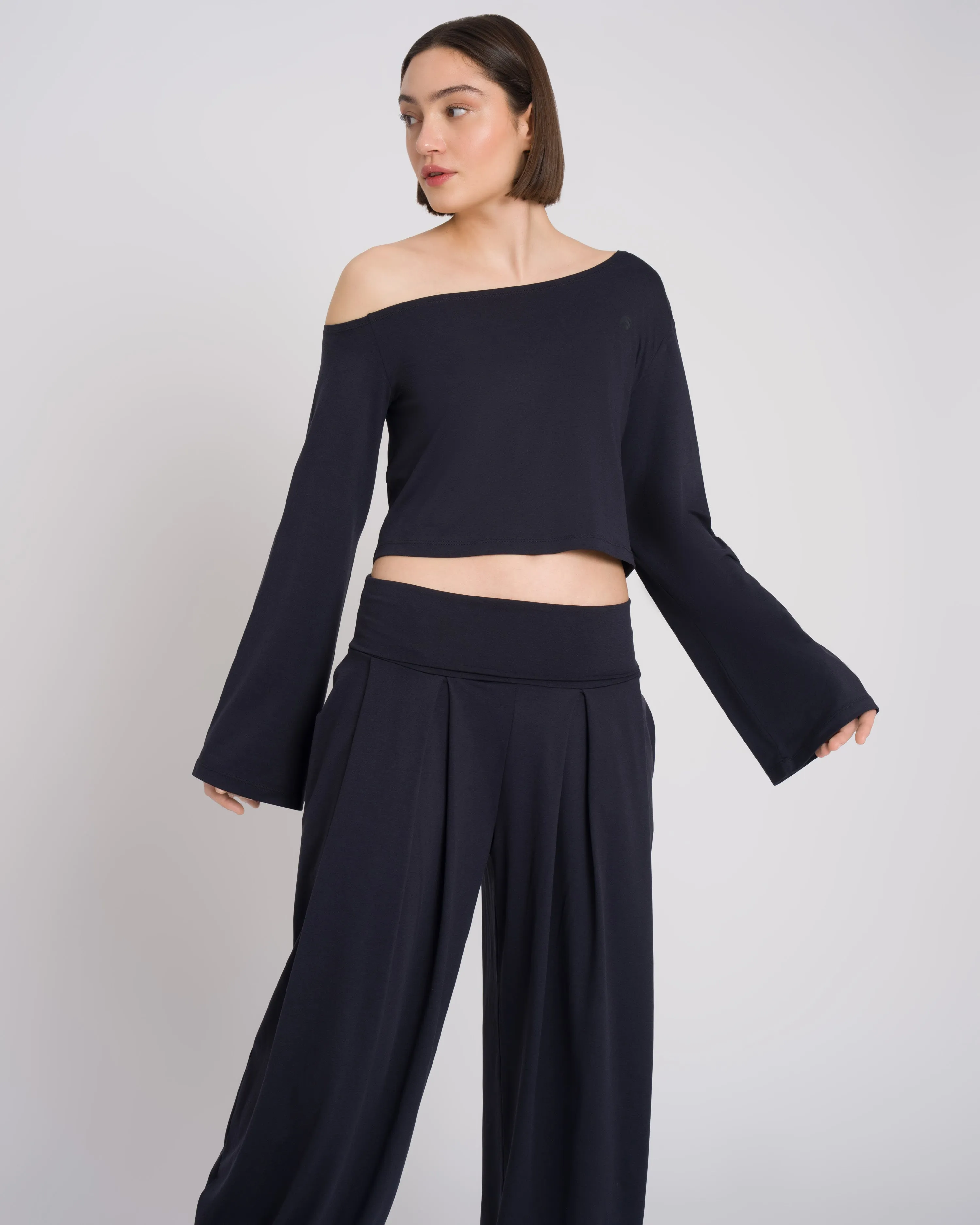 Dahlia Lounge Set - Black sold by Oceansapart