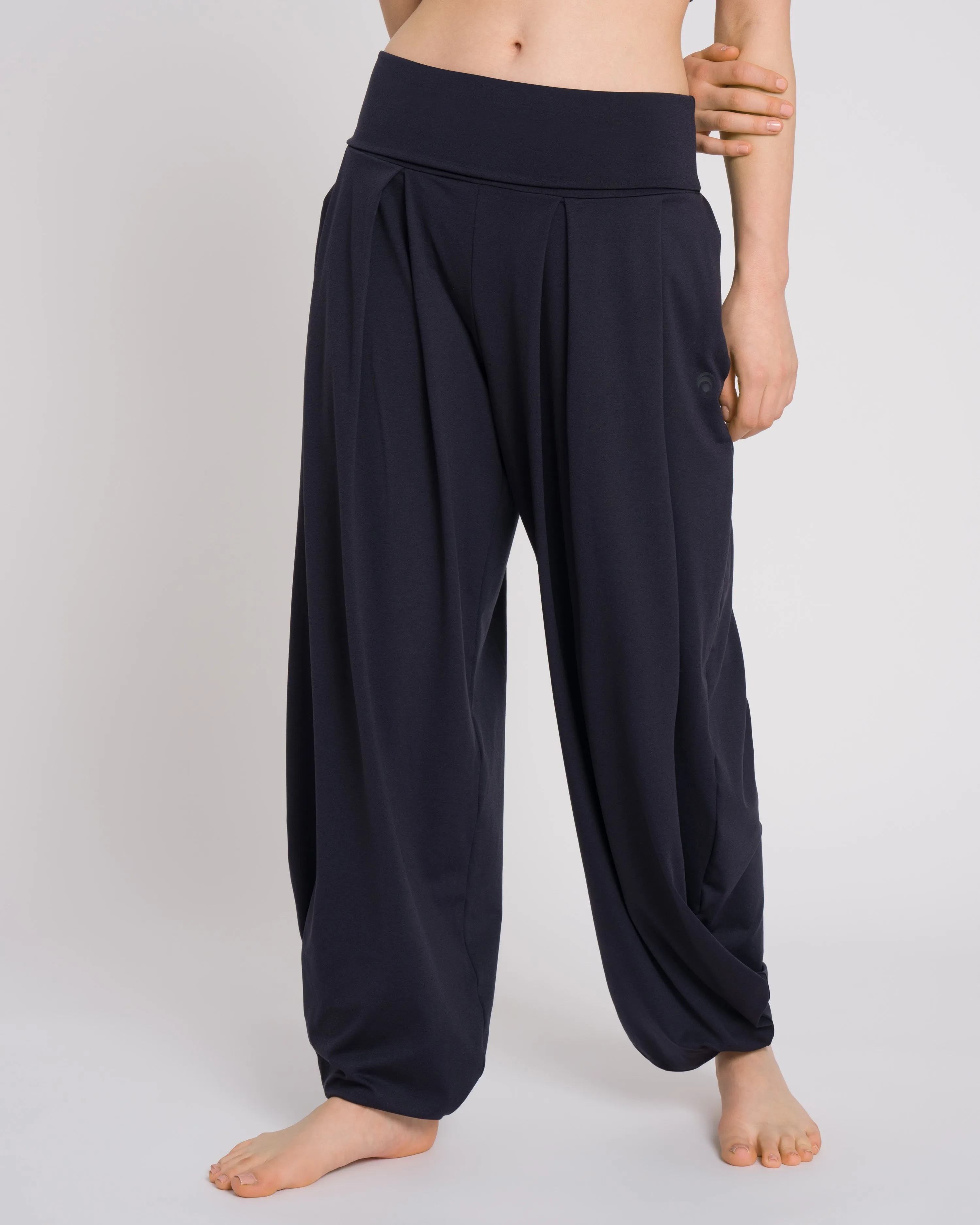 Dahlia Lounge Set - Black sold by Oceansapart product image thumbnail 3