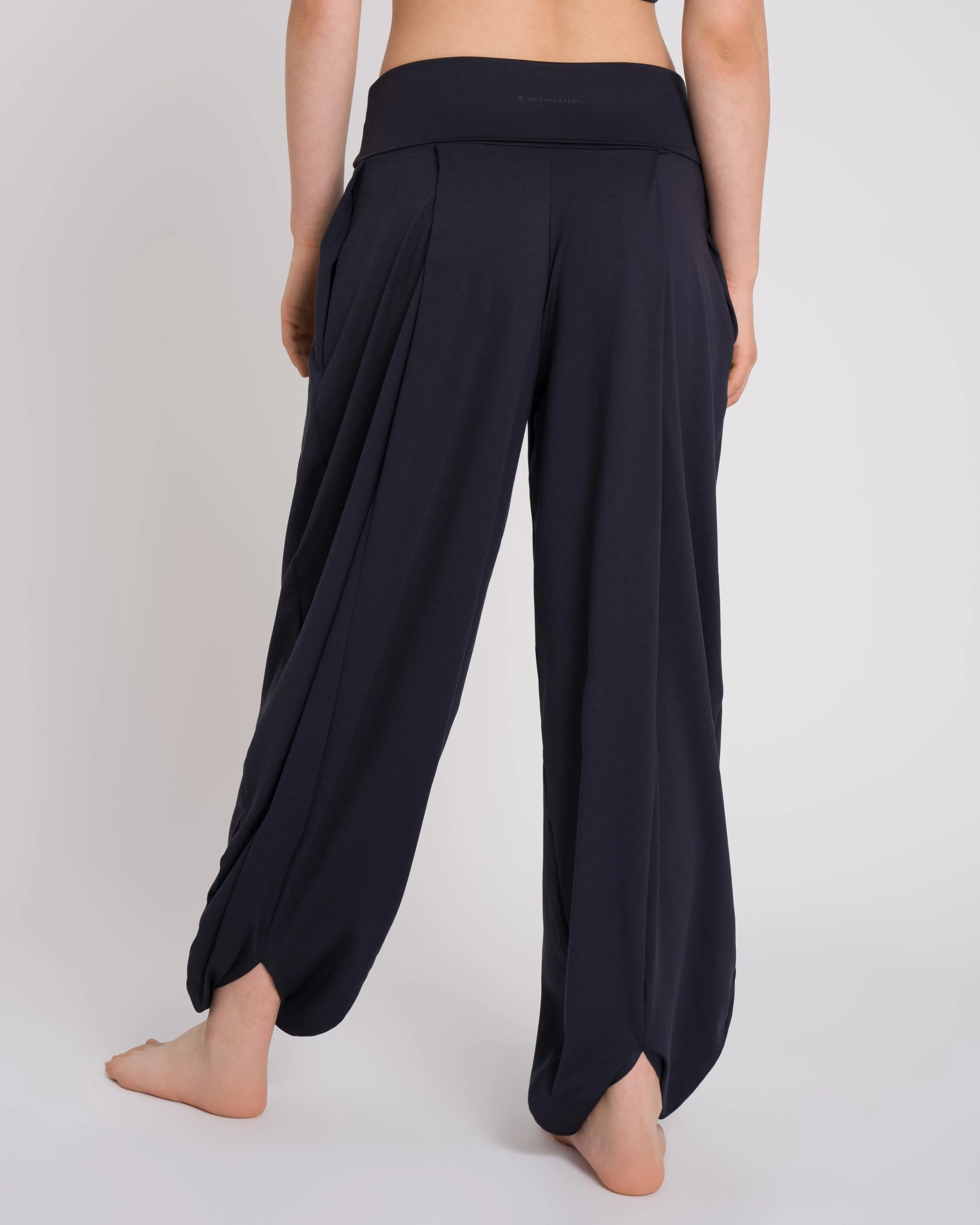 Dahlia Lounge Set - Black sold by Oceansapart product image thumbnail 5