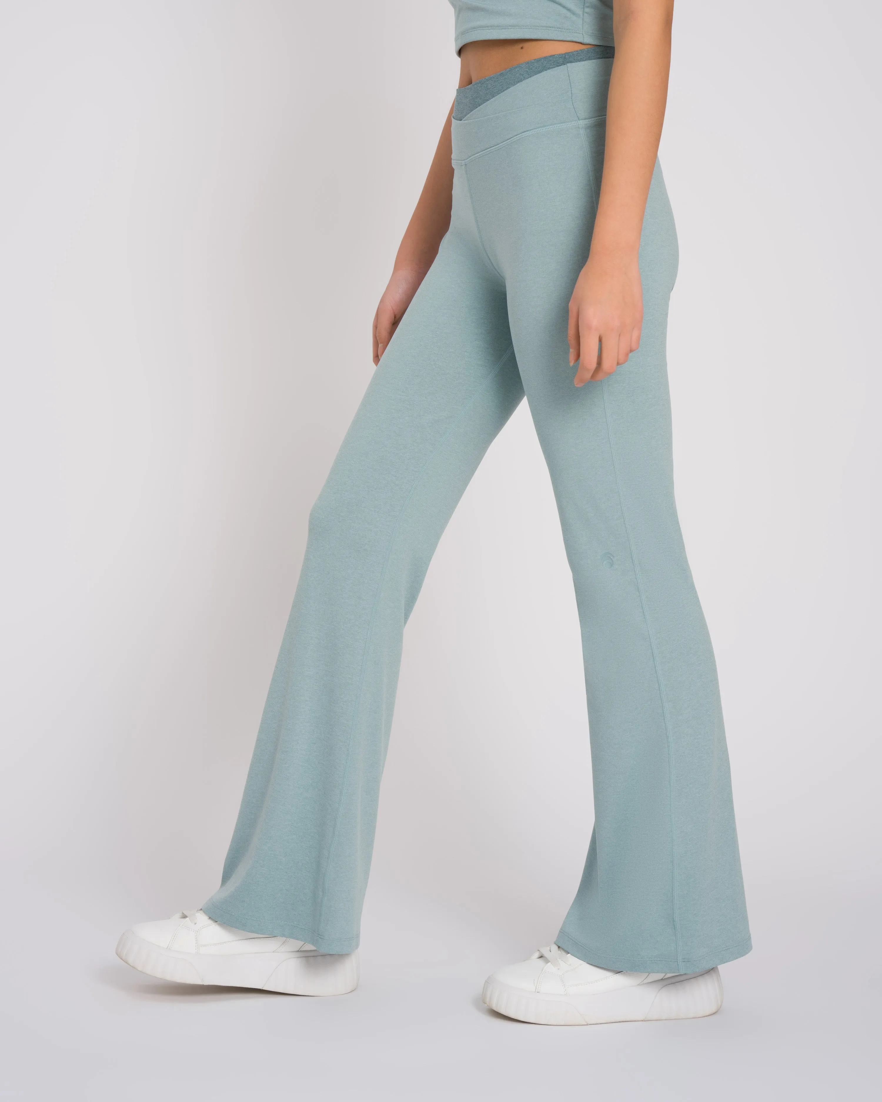 Dahlia Flared Pant Petite sold by Oceansapart