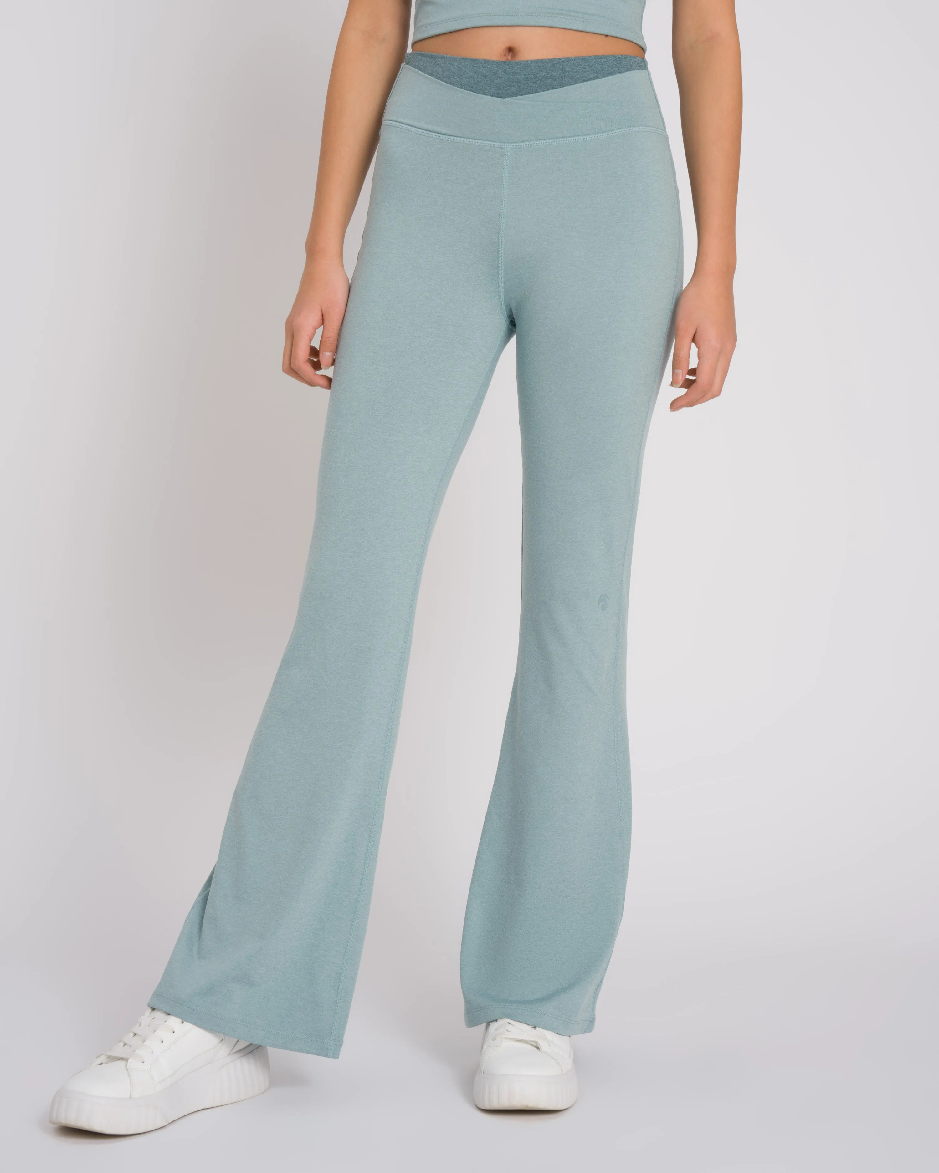Dahlia Flared Pant Petite sold by Oceansapart product image thumbnail 2