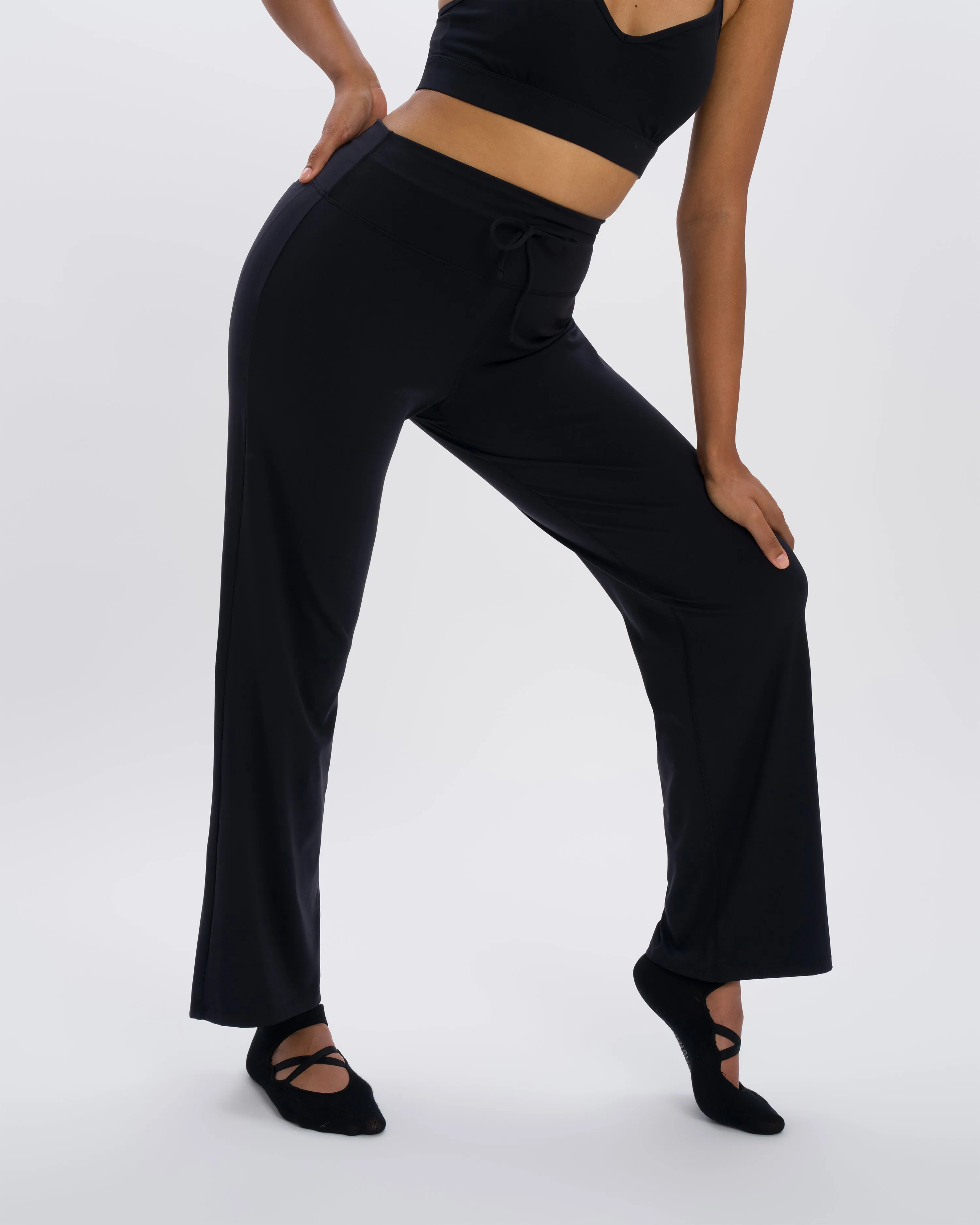 Eve Wideleg Set - Black sold by Oceansapart product image thumbnail 4