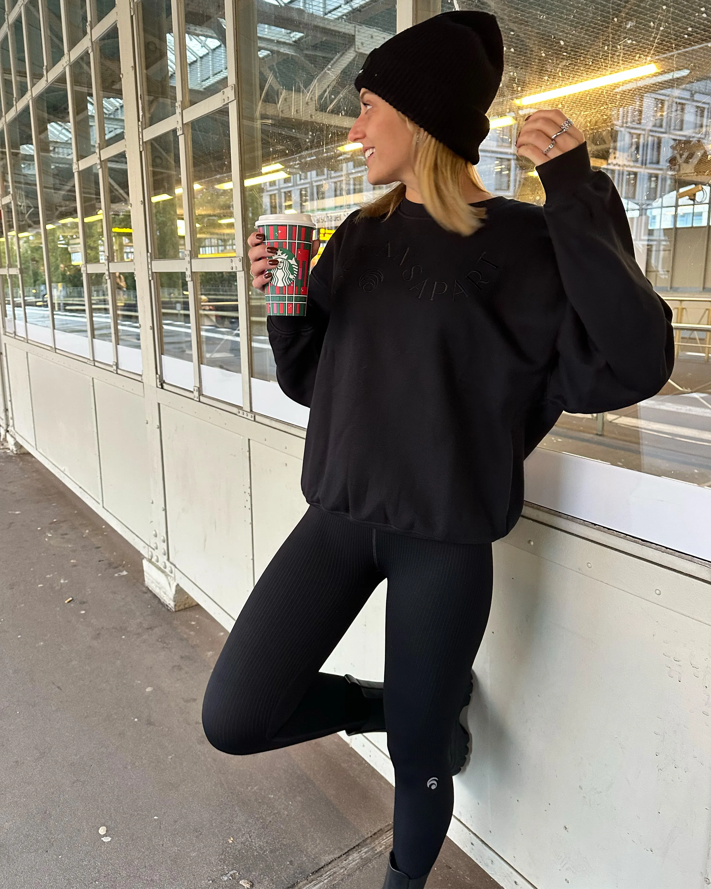 Maya Set Deluxe - Black sold by Oceansapart