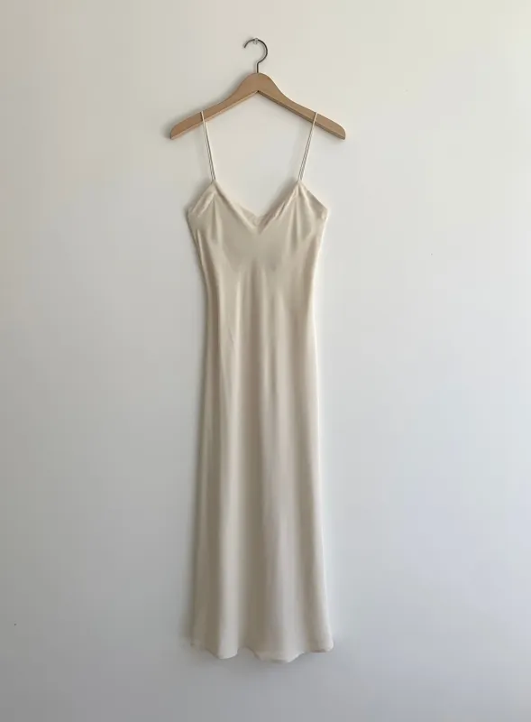 V-Neck Midi Slip - Ivory made by Kamperett