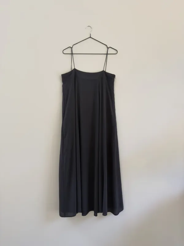 Metronome Midi Dress - Black made by Kamperett