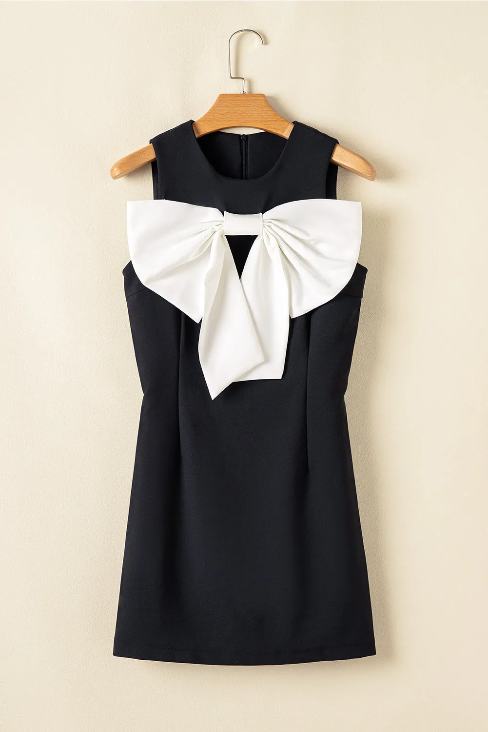 Black Contrast Bowknot Applique Crew Neck Sleeveless Mini Dress sold by eAura product image thumbnail 4