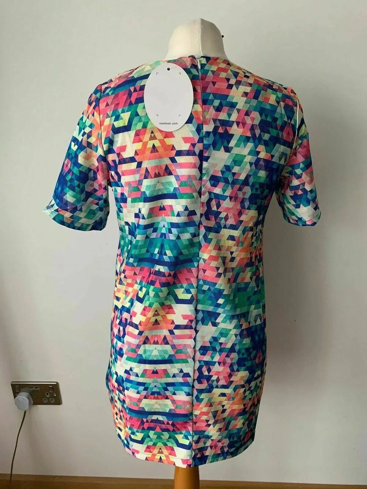 New Look Cameo Rose Shift Dress Geometric Bright Colourful Size 8 & 12 available sold by eAura product image thumbnail 5