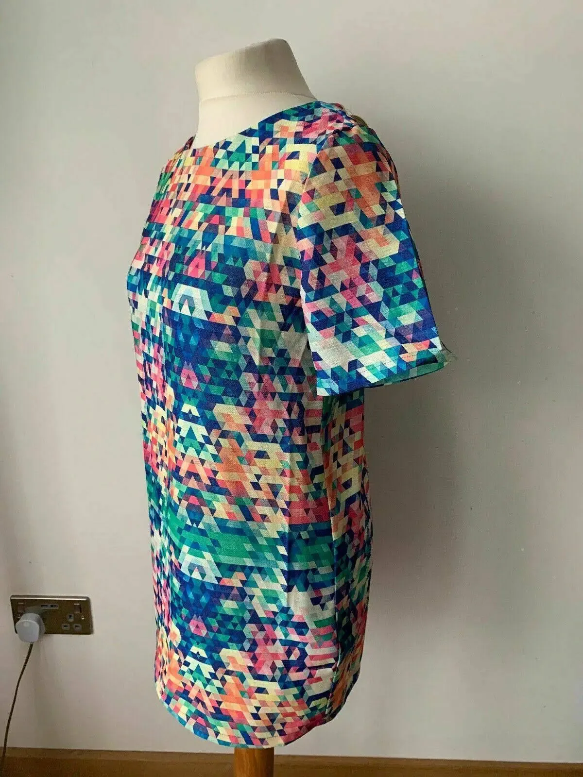 New Look Cameo Rose Shift Dress Geometric Bright Colourful Size 8 & 12 available sold by eAura product image thumbnail 4