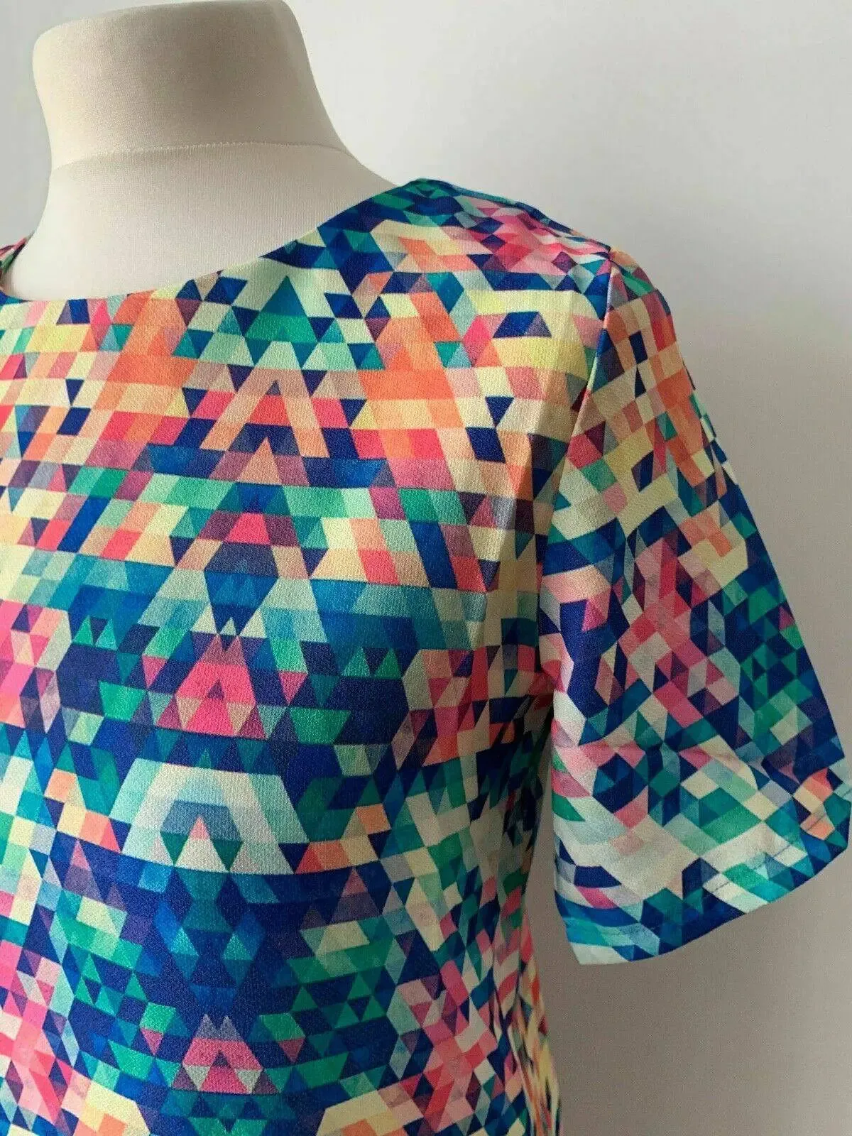 New Look Cameo Rose Shift Dress Geometric Bright Colourful Size 8 & 12 available sold by eAura product image thumbnail 2