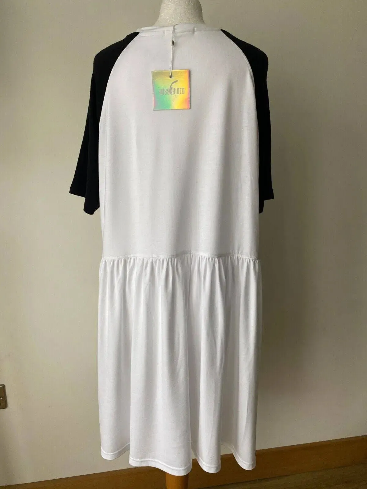 Missguided Plus Full Skirt Contrast Dress Size 20 White and Black Sleeves sold by eAura product image thumbnail 3