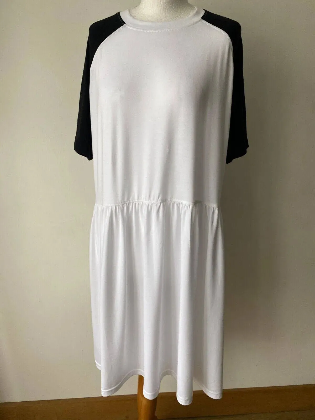 Missguided Plus Full Skirt Contrast Dress Size 20 White and Black Sleeves sold by eAura