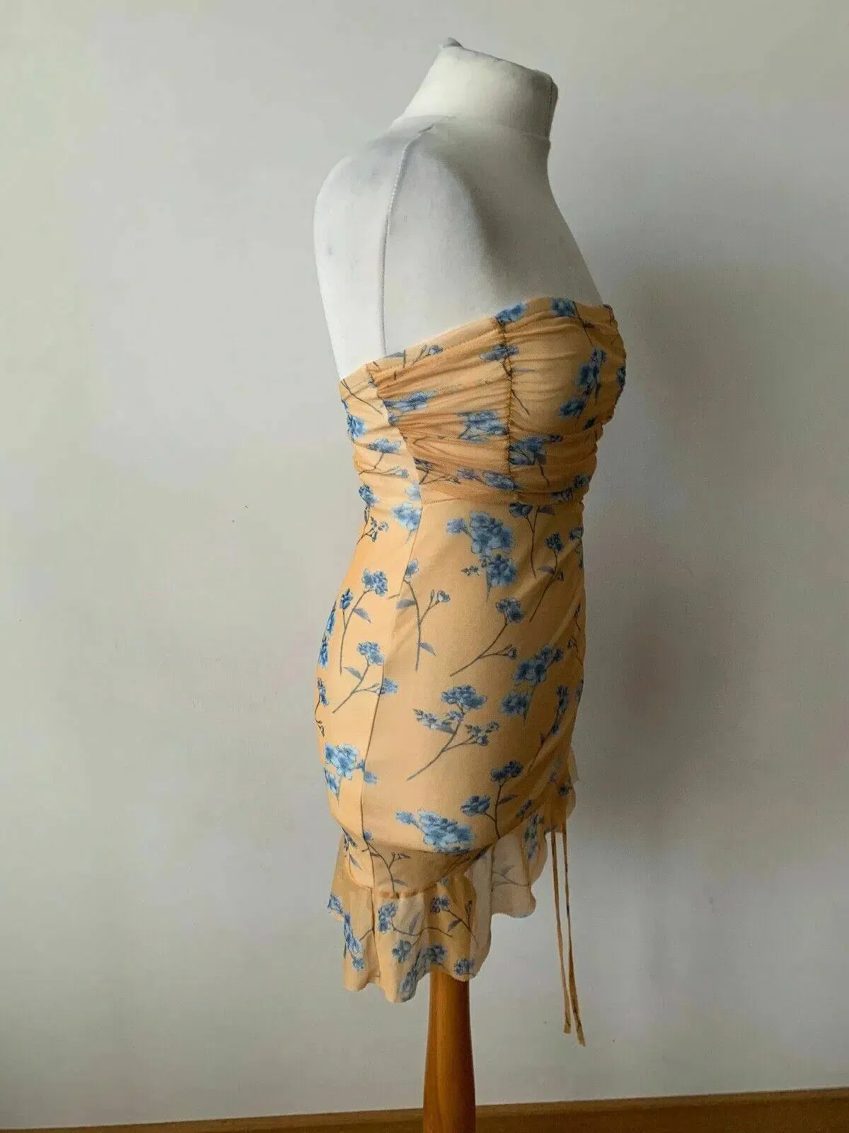 PrettyLittleThing Yellow Ditsy Floral Mesh Ruched Frill Edge Bandeau Bdoycon Dre sold by eAura product image thumbnail 3