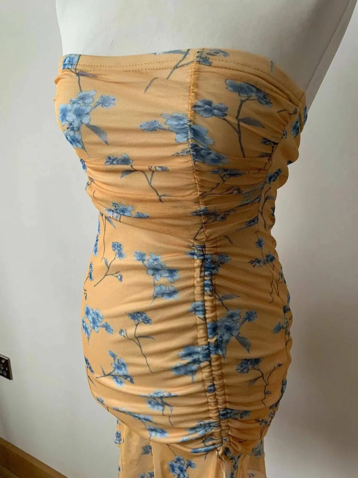 PrettyLittleThing Yellow Ditsy Floral Mesh Ruched Frill Edge Bandeau Bdoycon Dre sold by eAura product image thumbnail 2