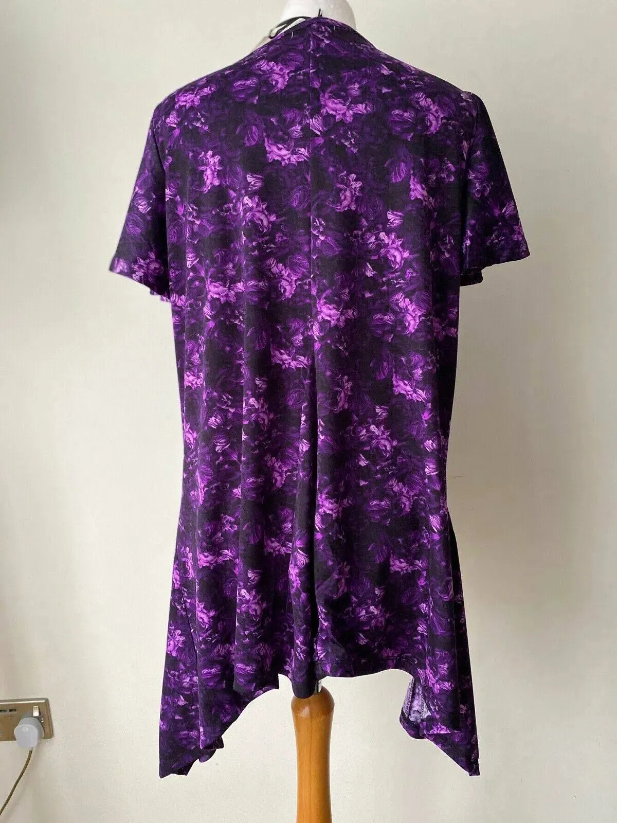 Tommy & Kate Purple Floral Hanky Hem Top Size S 8 - 10 sold by eAura product image thumbnail 3