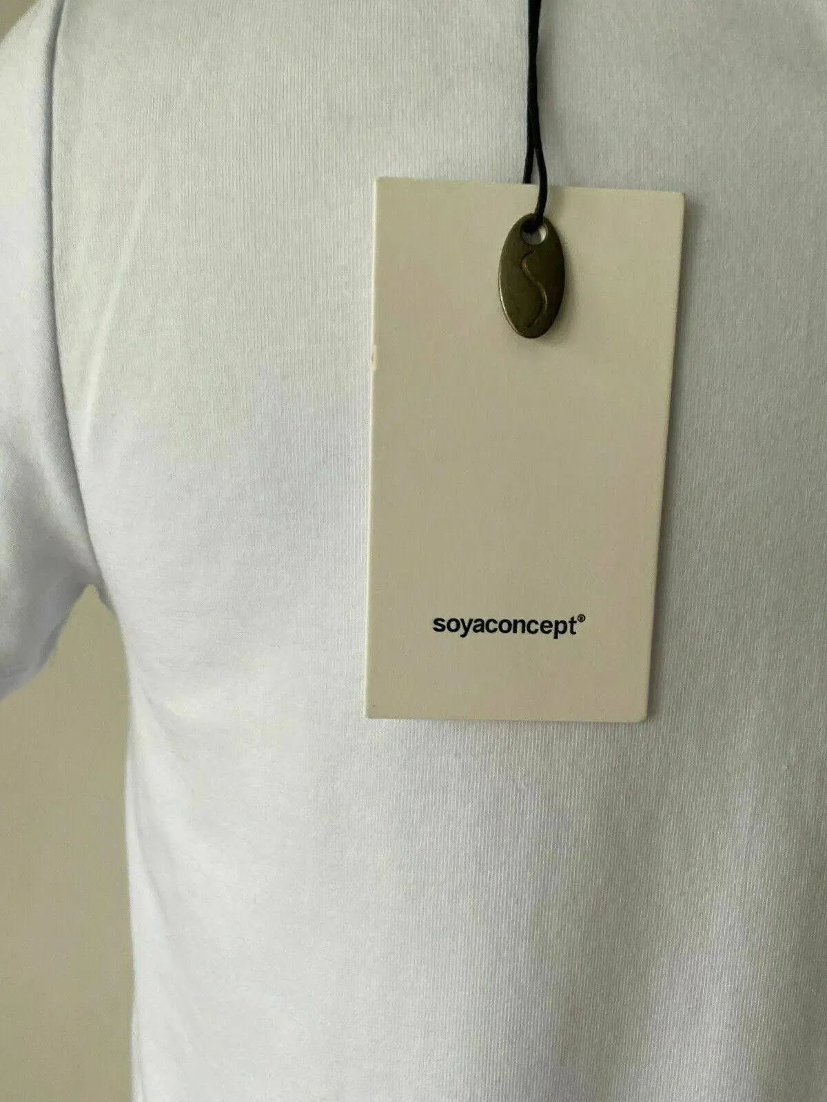 Soyaconcept White Tee Lace Neckline Size S 8 - 10 sold by eAura product image thumbnail 4