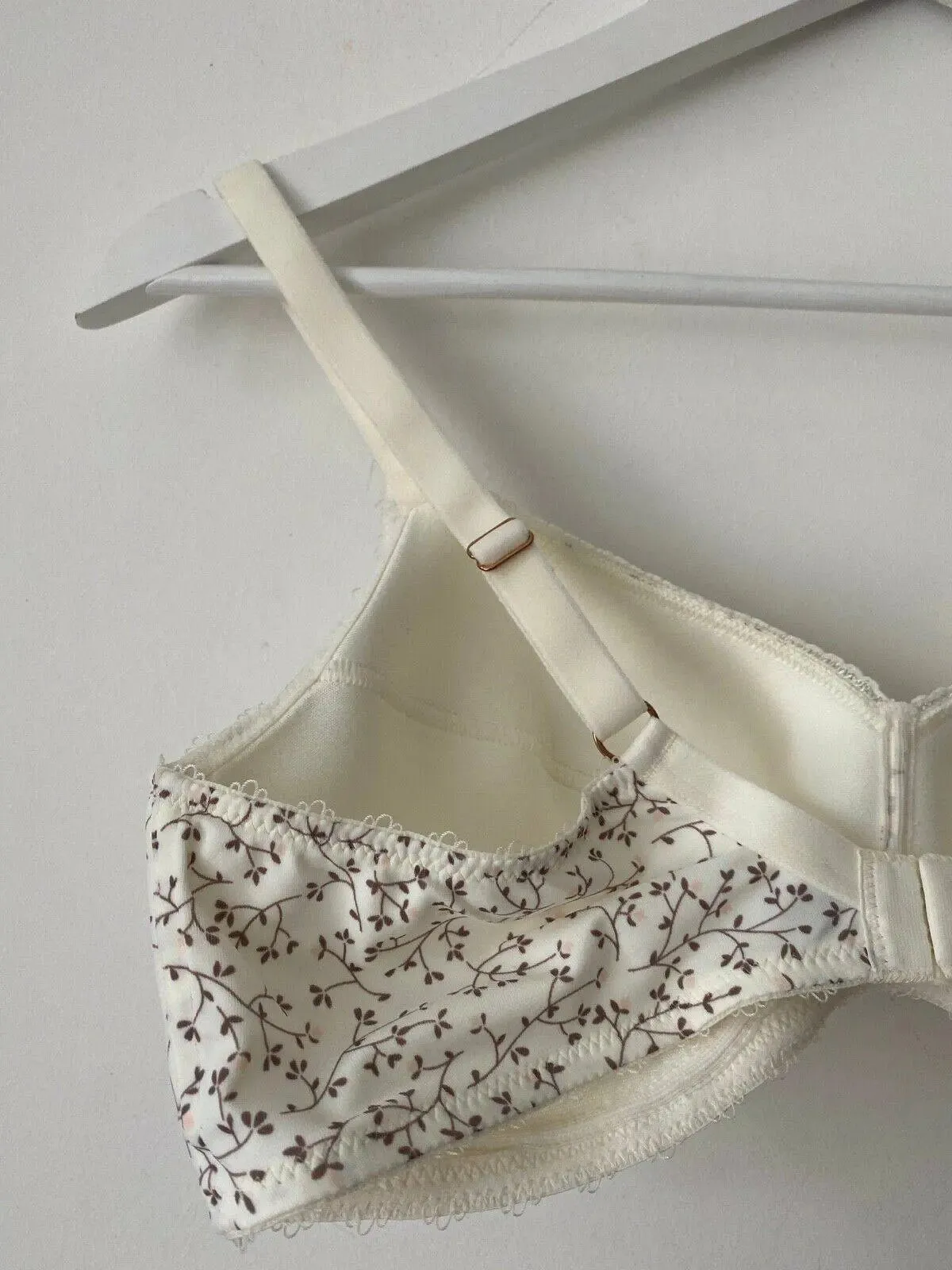 M&S Winter White Non-wired Lightly Padded Bra 36A, 36B, 38A sold by eAura product image thumbnail 5