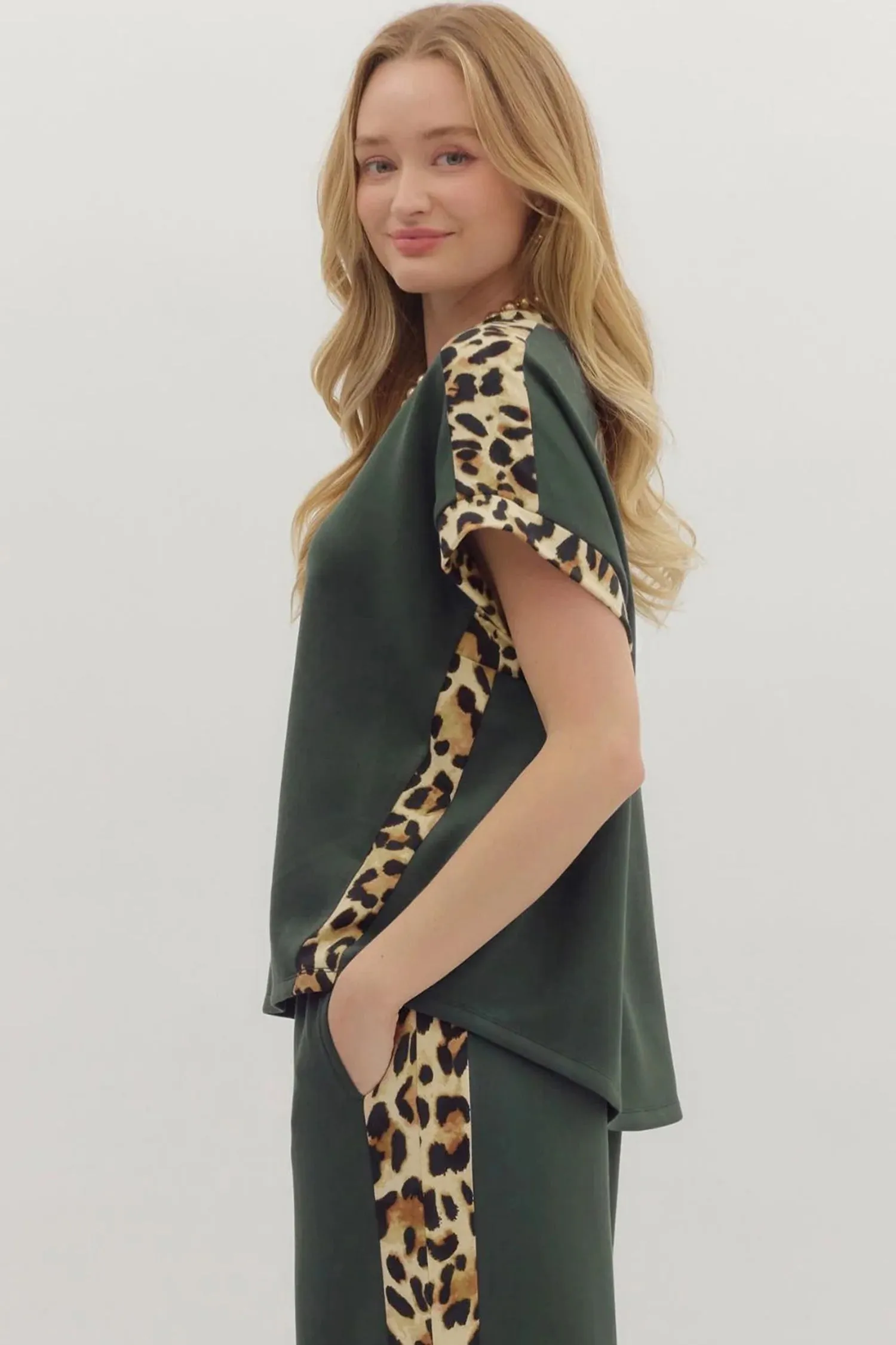 Leopard Trim Round Neck Loose T-Shirt sold by eAura product image thumbnail 3