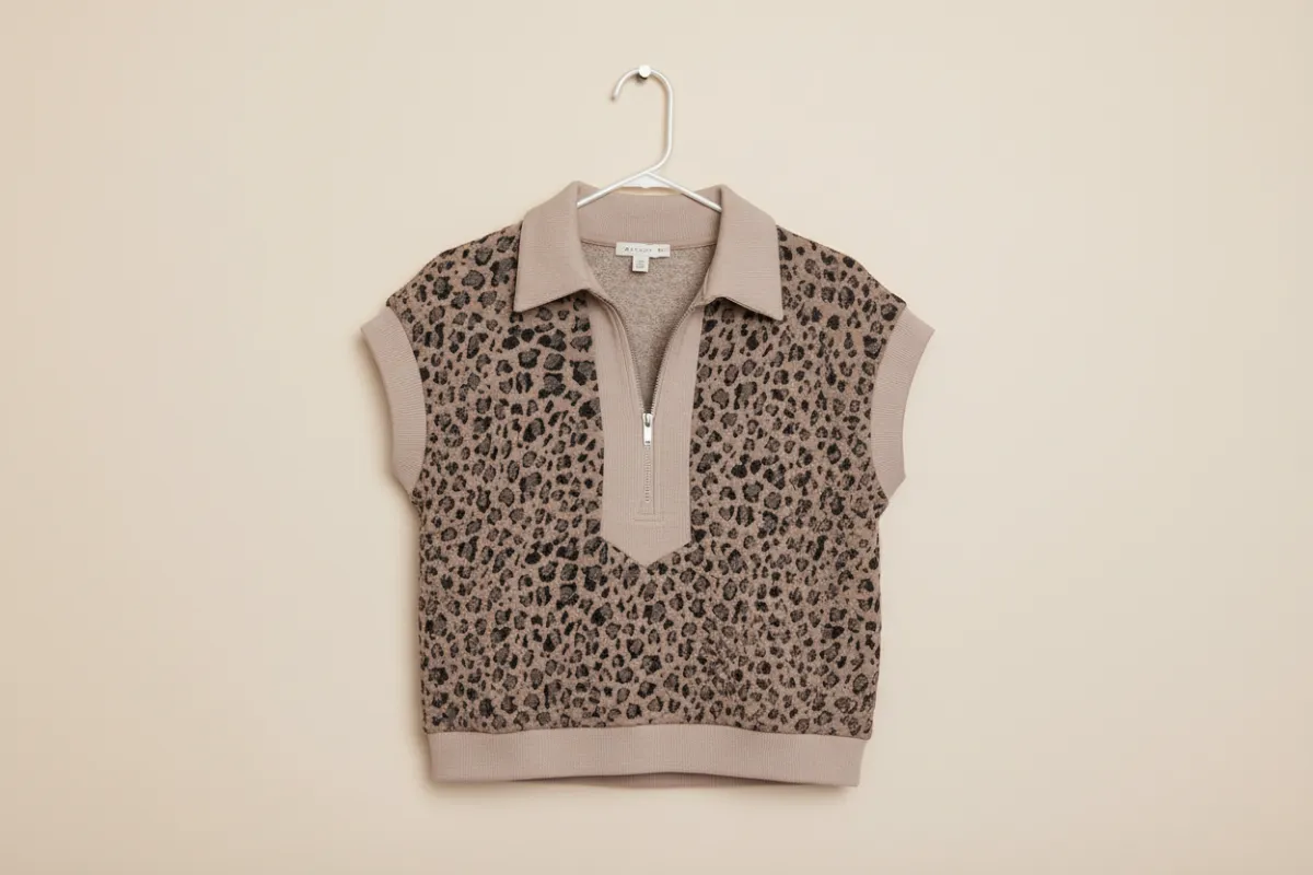 Zip-up Collared Leopard Cap Sleeve Textured Top made by eAura