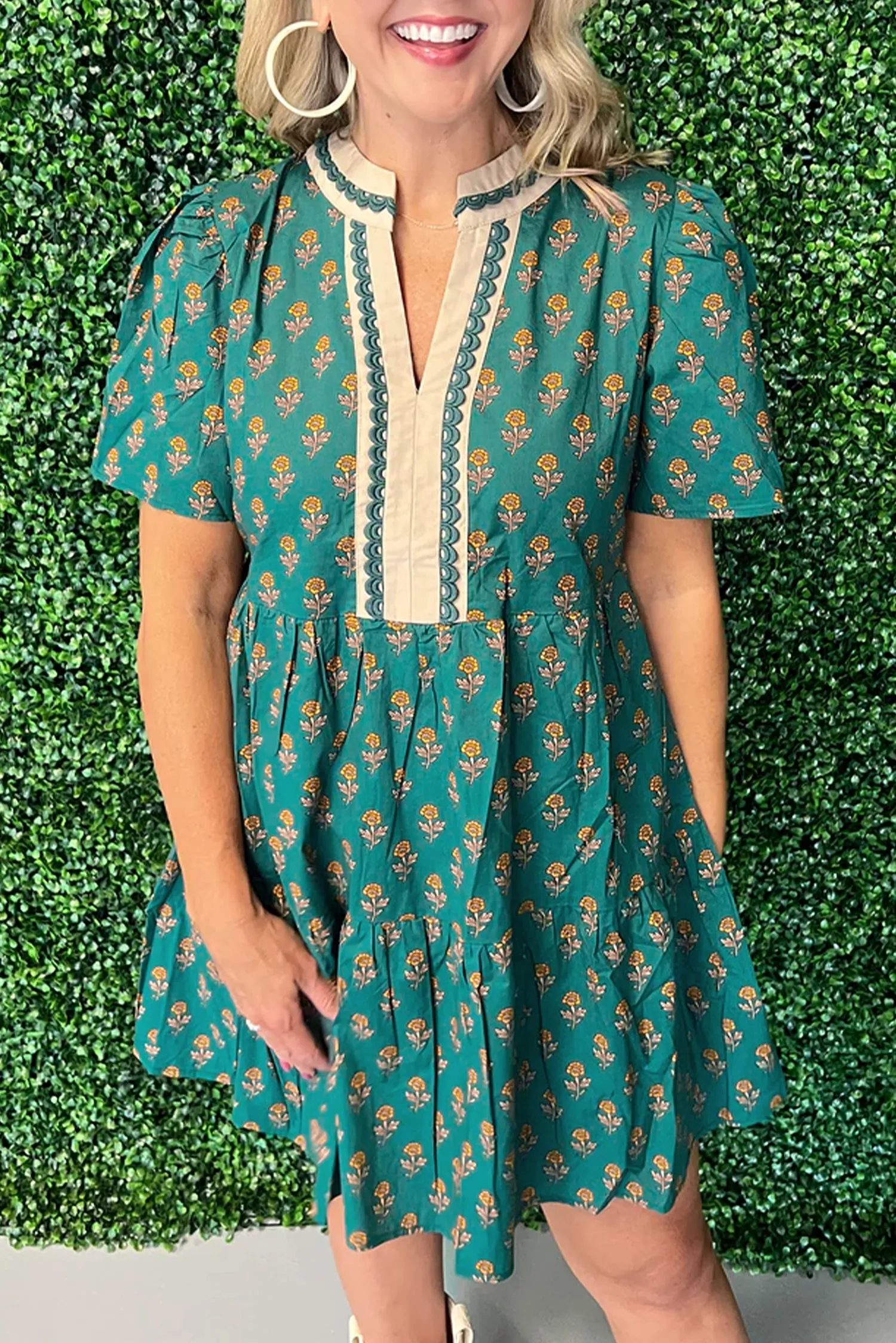 Green Contrast Trim V-Neck Short Sleeve Floral Dress sold by eAura product image thumbnail 2