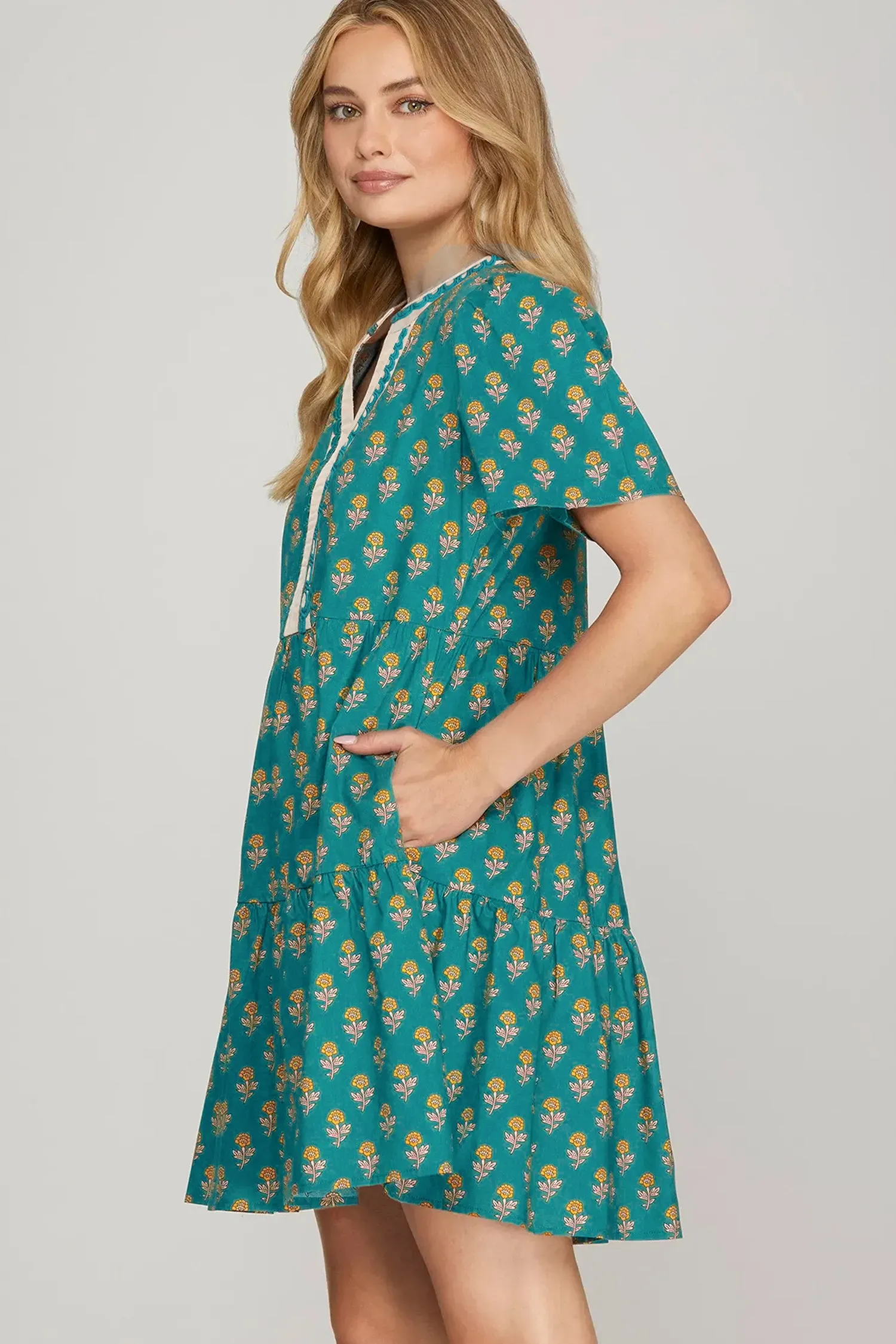 Green Contrast Trim V-Neck Short Sleeve Floral Dress sold by eAura product image thumbnail 4