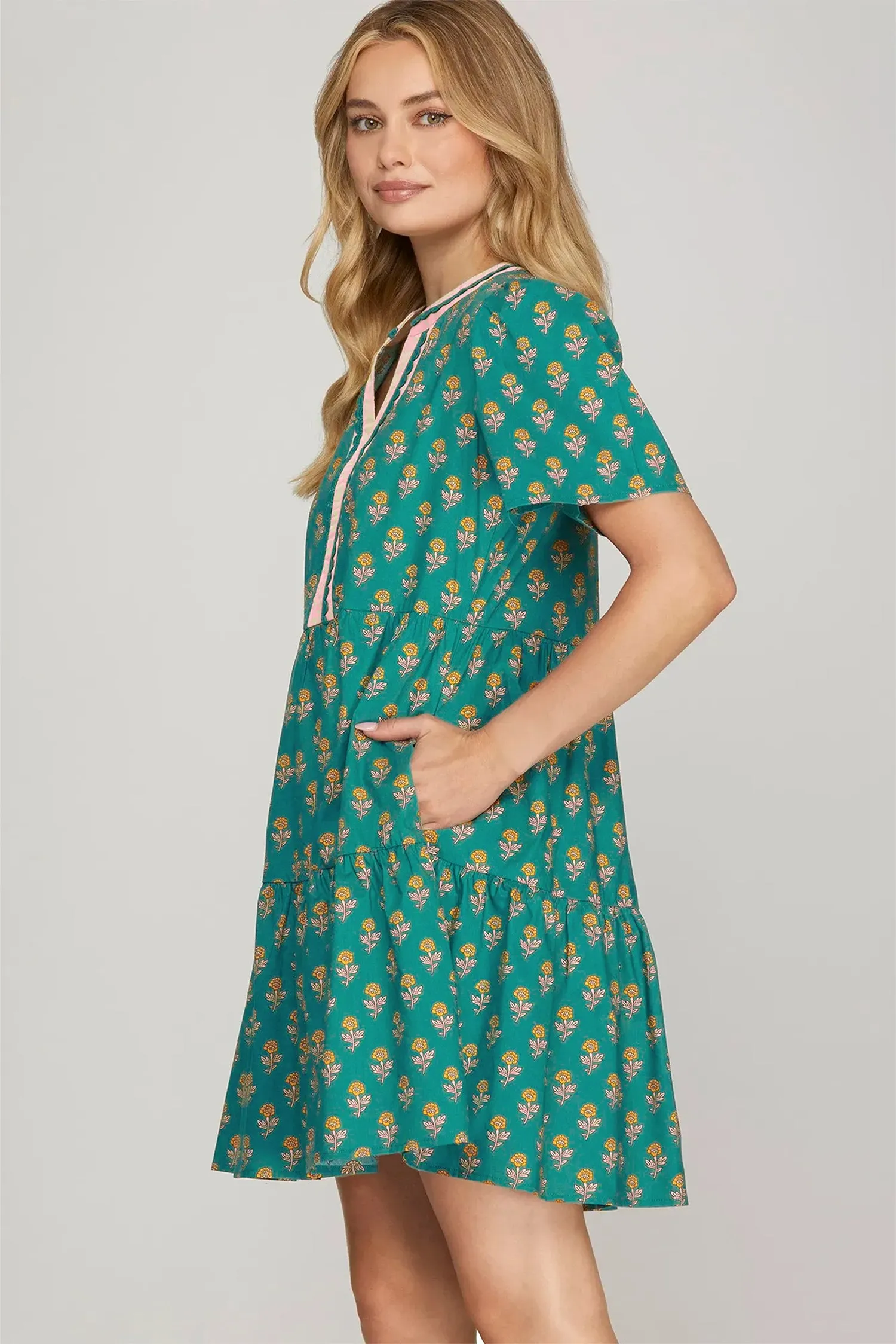 Green Contrast Trim V-Neck Short Sleeve Floral Dress sold by eAura product image thumbnail 3
