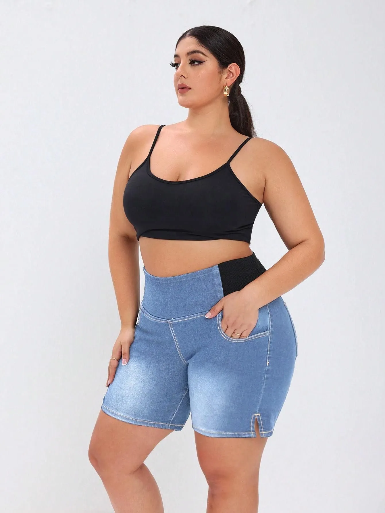 Plus Size High Waist Stretch Denim Shorts for Women Curvy Slimming Jean Shorts sold by Good American Jeans product image thumbnail 5