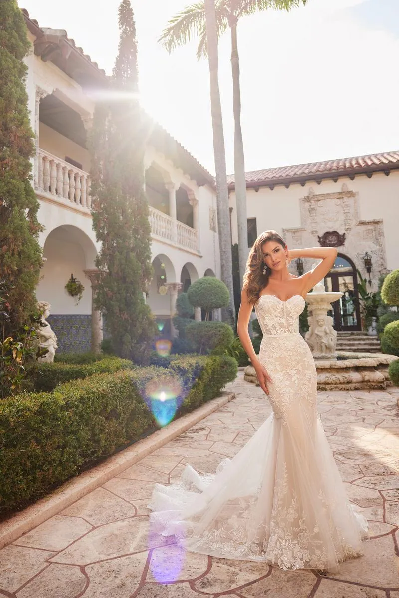 Martin Thornburg "Brett" Bridal Gown MT3238 sold by Terry costa product image thumbnail 3