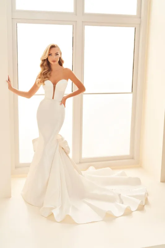 Enchanting by Mon Cheri Dress E523 made by Mon Cheri