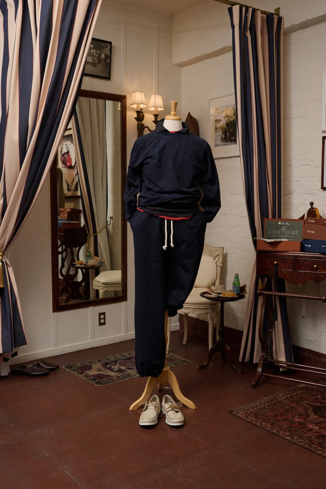 VELA Cotton Tonal Raglan Crewneck Sweatshirt sold by Ghiaia Cashmere product image thumbnail 2