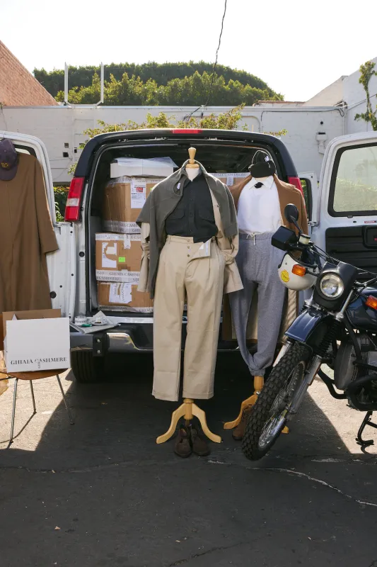 Cashmere Raglan Crewneck sold by Ghiaia Cashmere