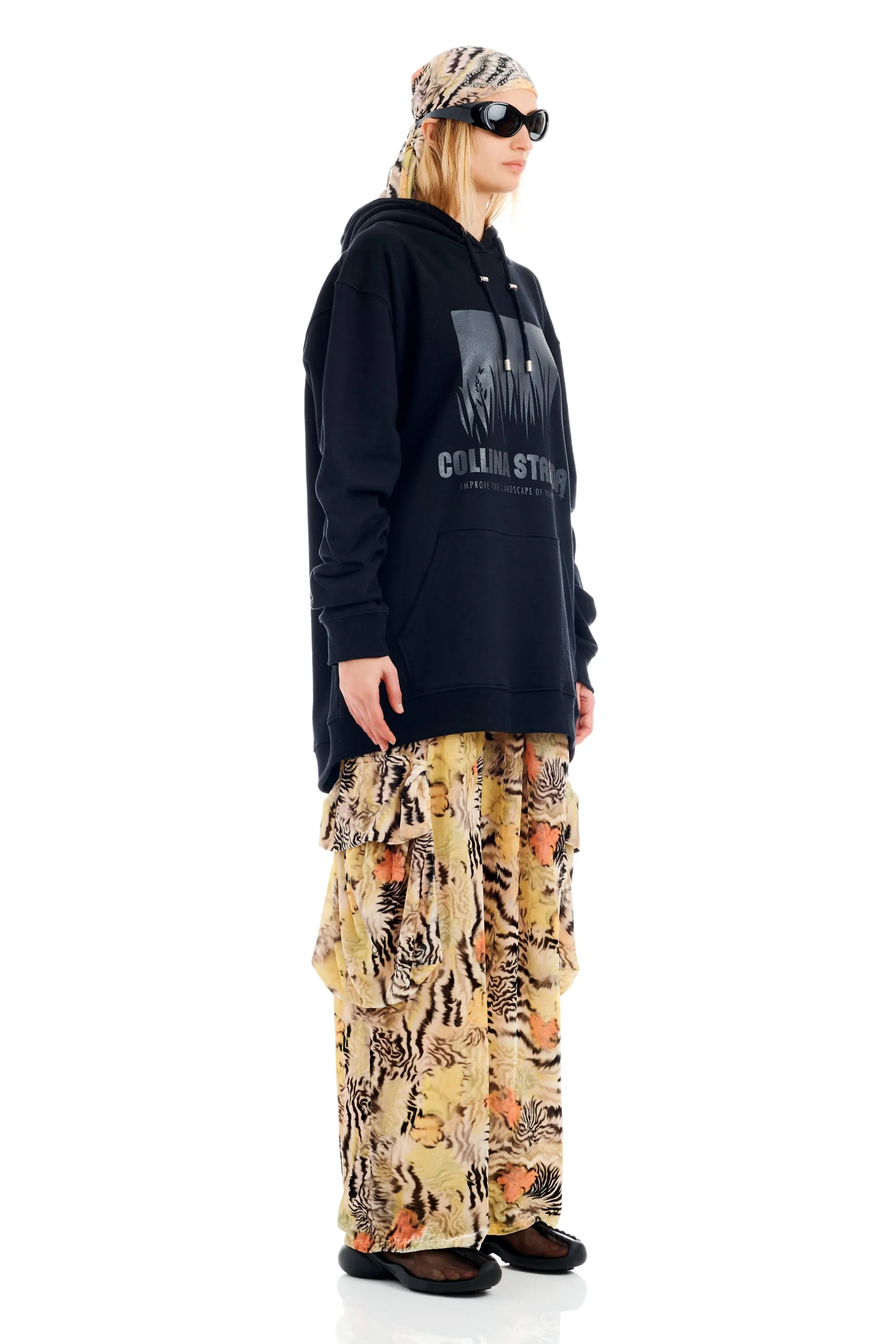 BLACK LANDSCAPE GRAPHIC HOODIE sold by Collina Strada product image thumbnail 3