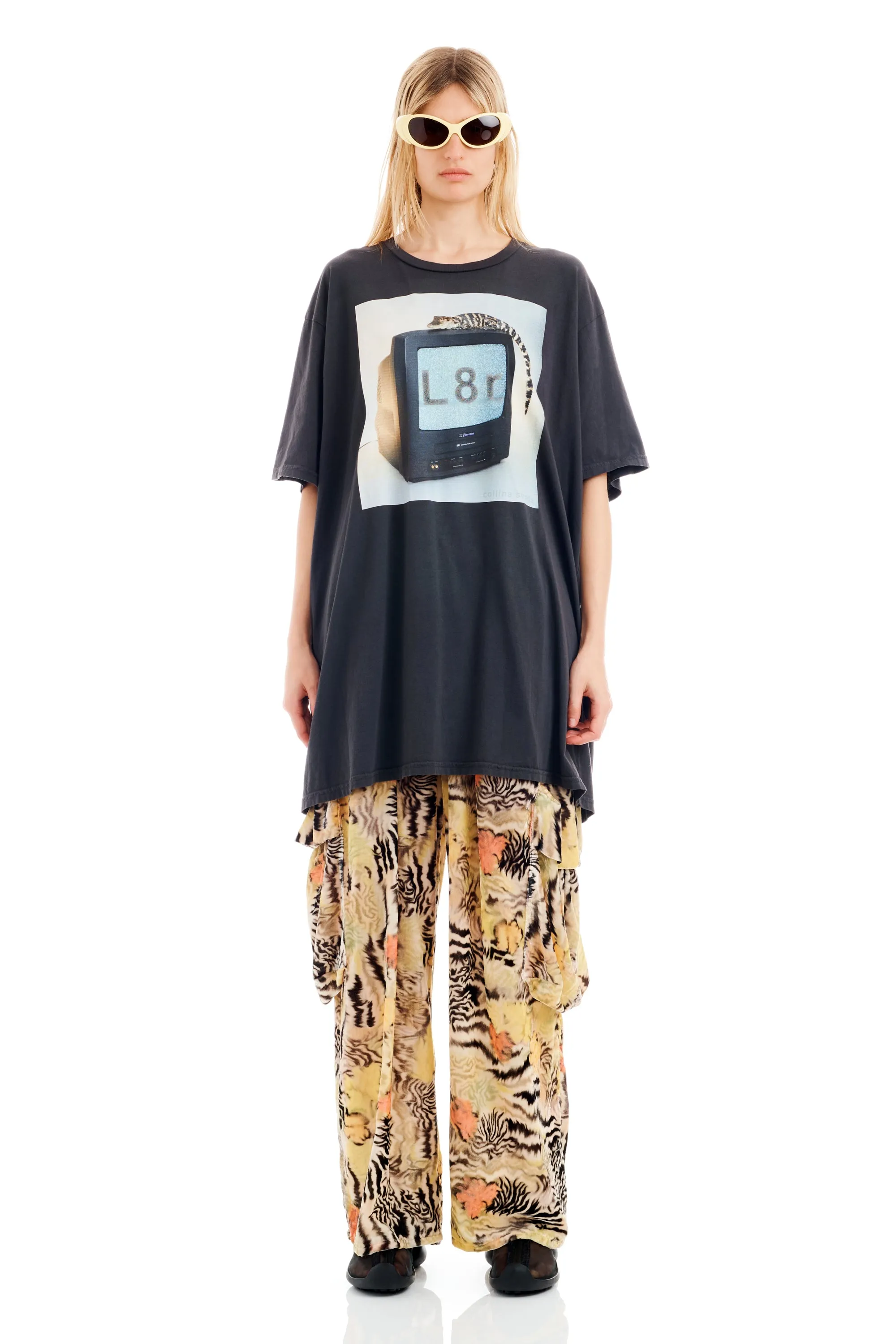 L8R GRAPHIC TEE sold by Collina Strada