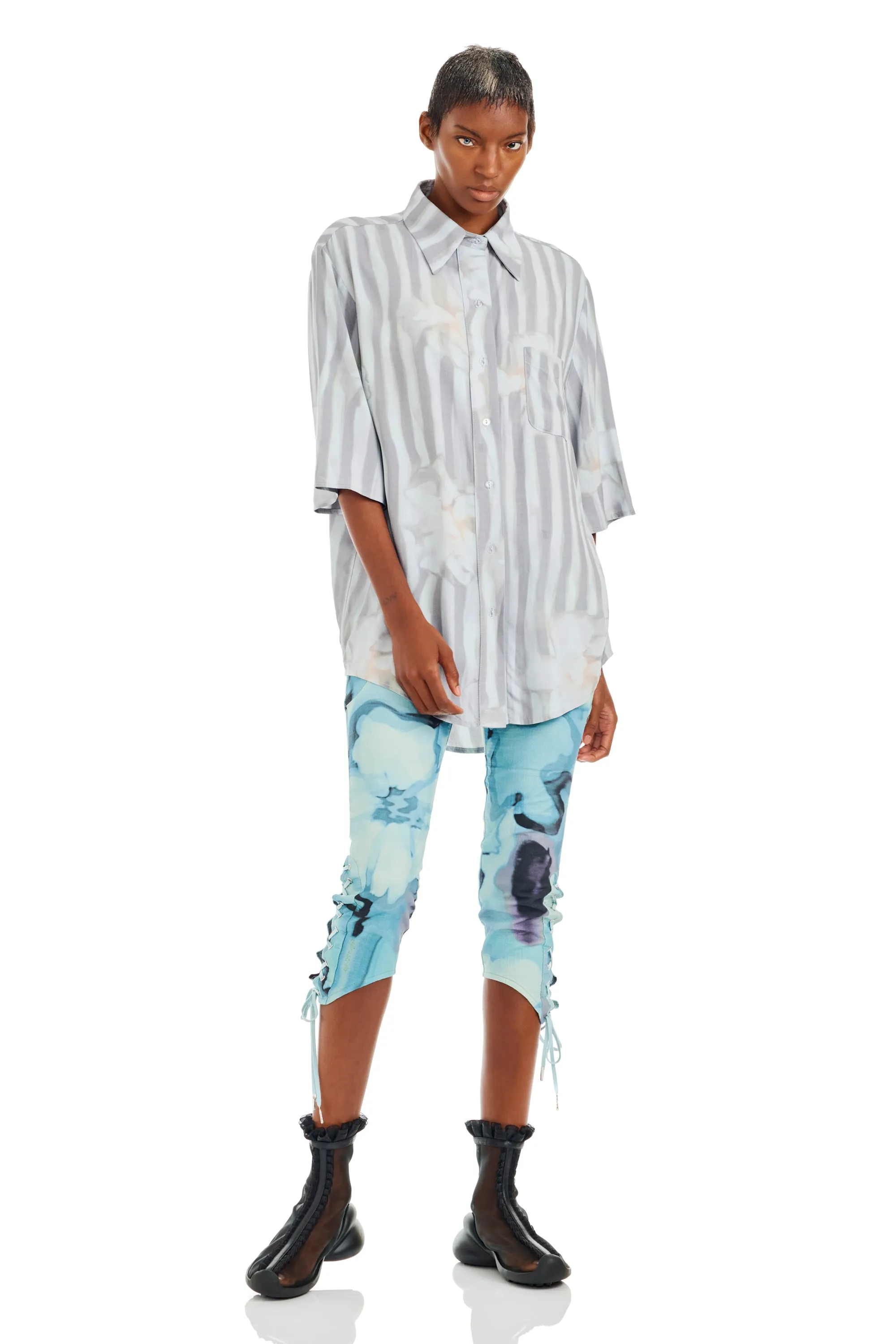 WASHED WAVY NAVY FLOWER STRIPE SUNNY BUTTON UP sold by Collina Strada product image thumbnail 2